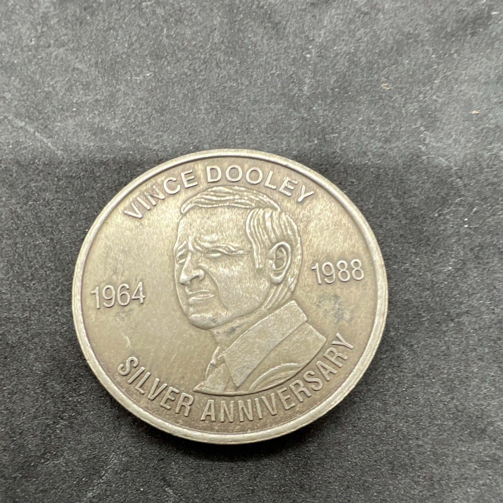 Vince Dooley Anniversary 1964-1988 Medal NCAA 1988 UGA Football Schedule