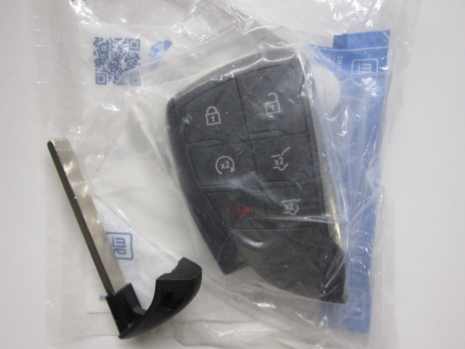 NEW OEM 2021-2025 GMC YUKON KEYLESS REMOTE SMART KEY FOB ALARM 13560220 /6 BT NEW OEM 2021-2025 GMC YUKON KEYLESS REMOTE SMART KEY FOB ALARM 13560220 /6 BT
