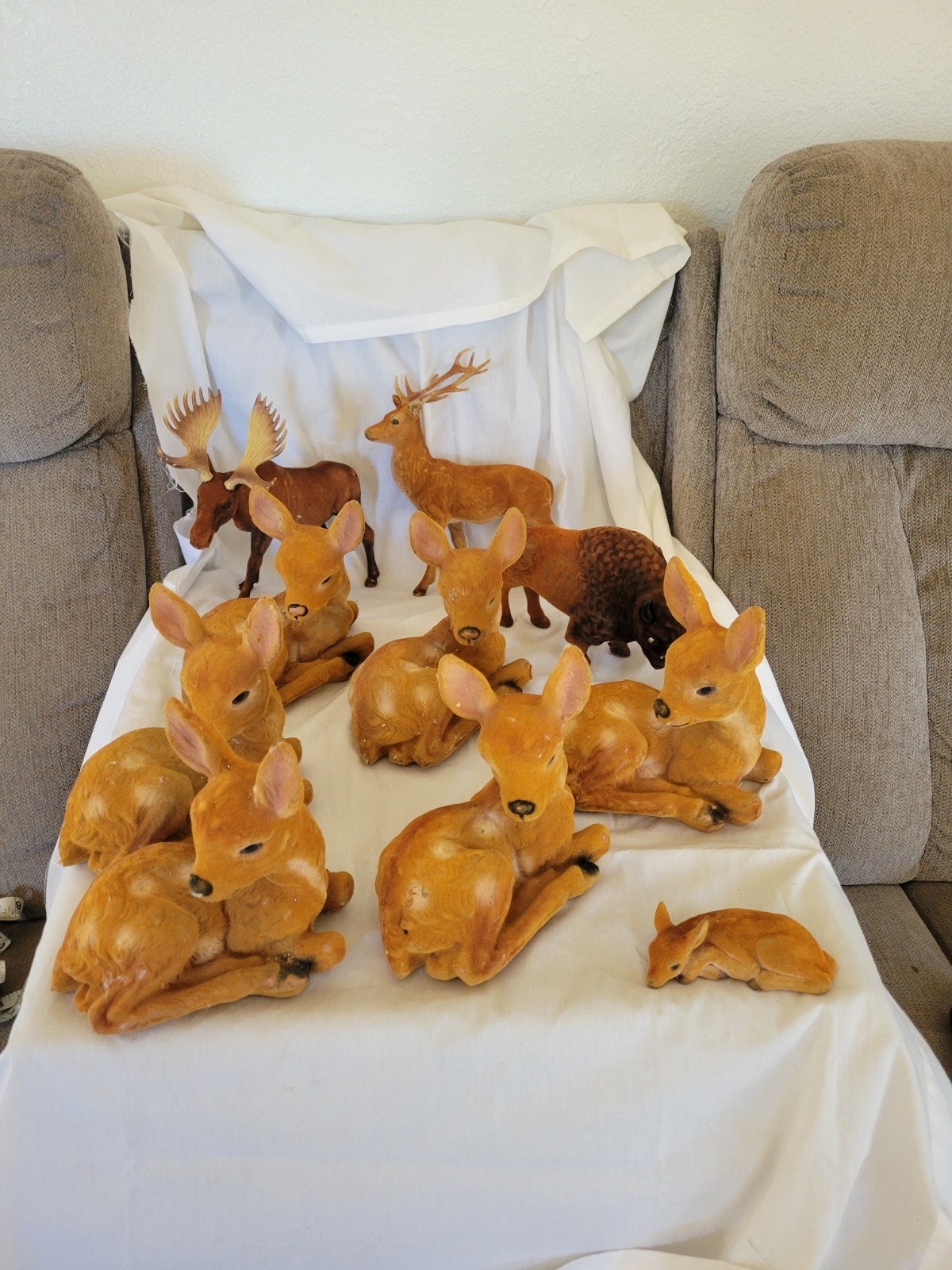 10 Vntg Flocked Animals 6Deer 1 Fawn 1 Bison 1 Buck 1 Moose For Repairs 10 Vntg Flocked Animals 6Deer 1 Fawn 1 Bison 1 Buck 1 Moose For Repairs