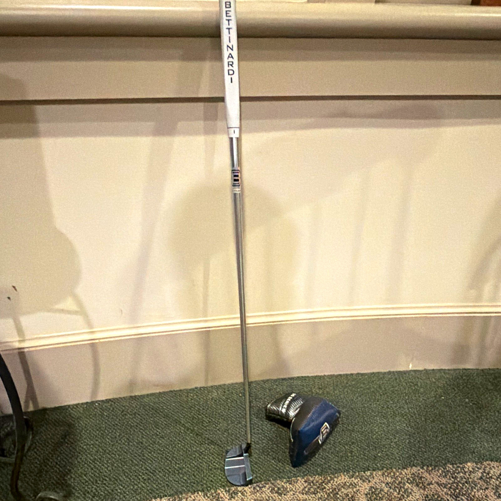 Bettinardi (New) 35” BB-49 Mallet Putter Right-Handed Blue/Silver Bettinardi (New) 35” BB-49 Mallet Putter Right-Handed Blue/Silver