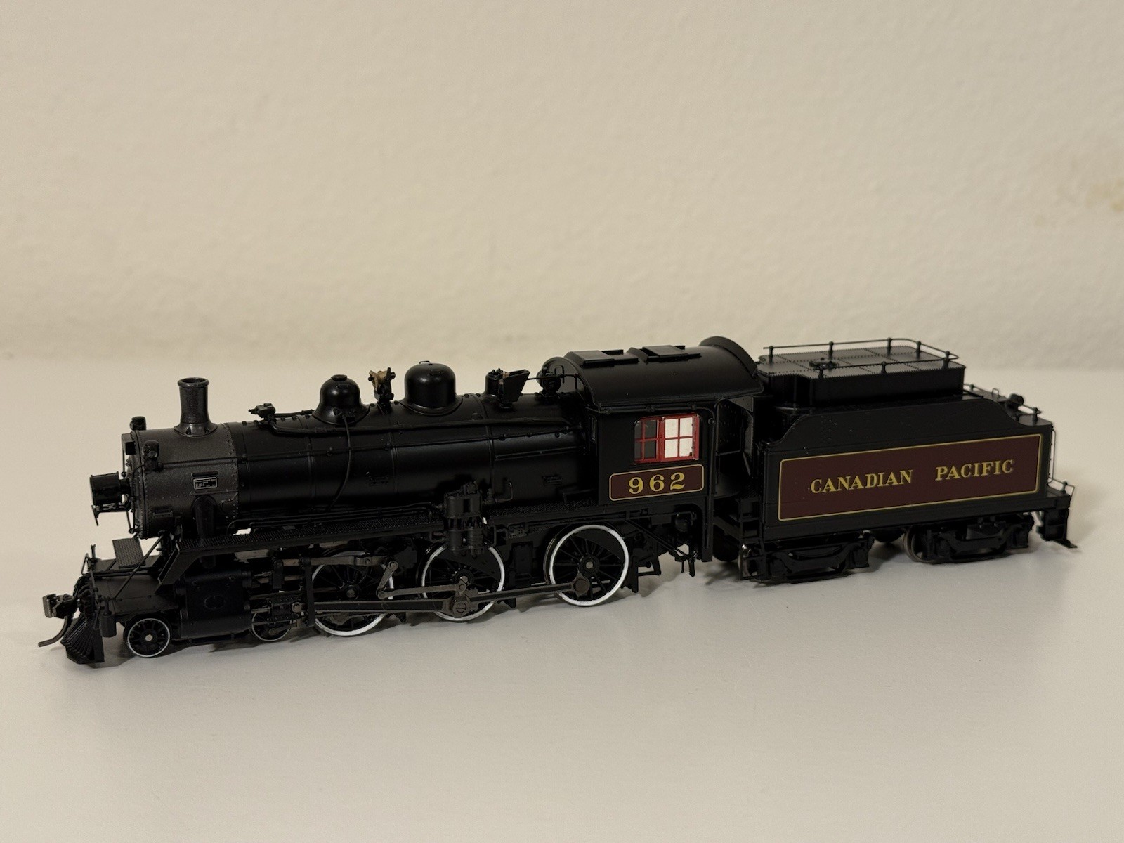 Rapido Canadian Pacific #962 D10 4-6-0 DCC & Sound HO Scale Oil Tender 602510