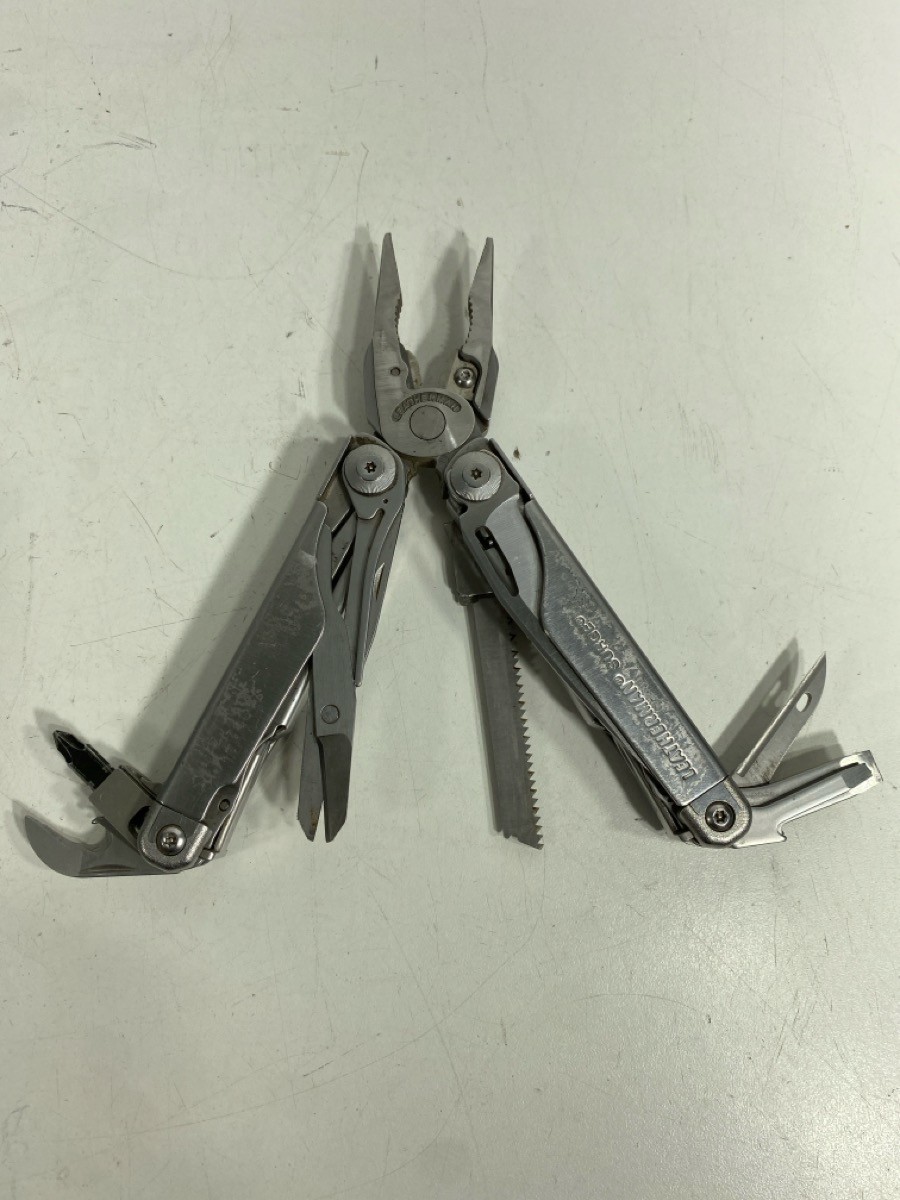 LEATHERMAN SURGE (P25025026)