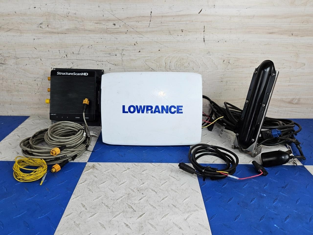 Lowrance HDS 10 Insight Fish Finder GPS & Structure Scan Sonar Unit w/ Antennas