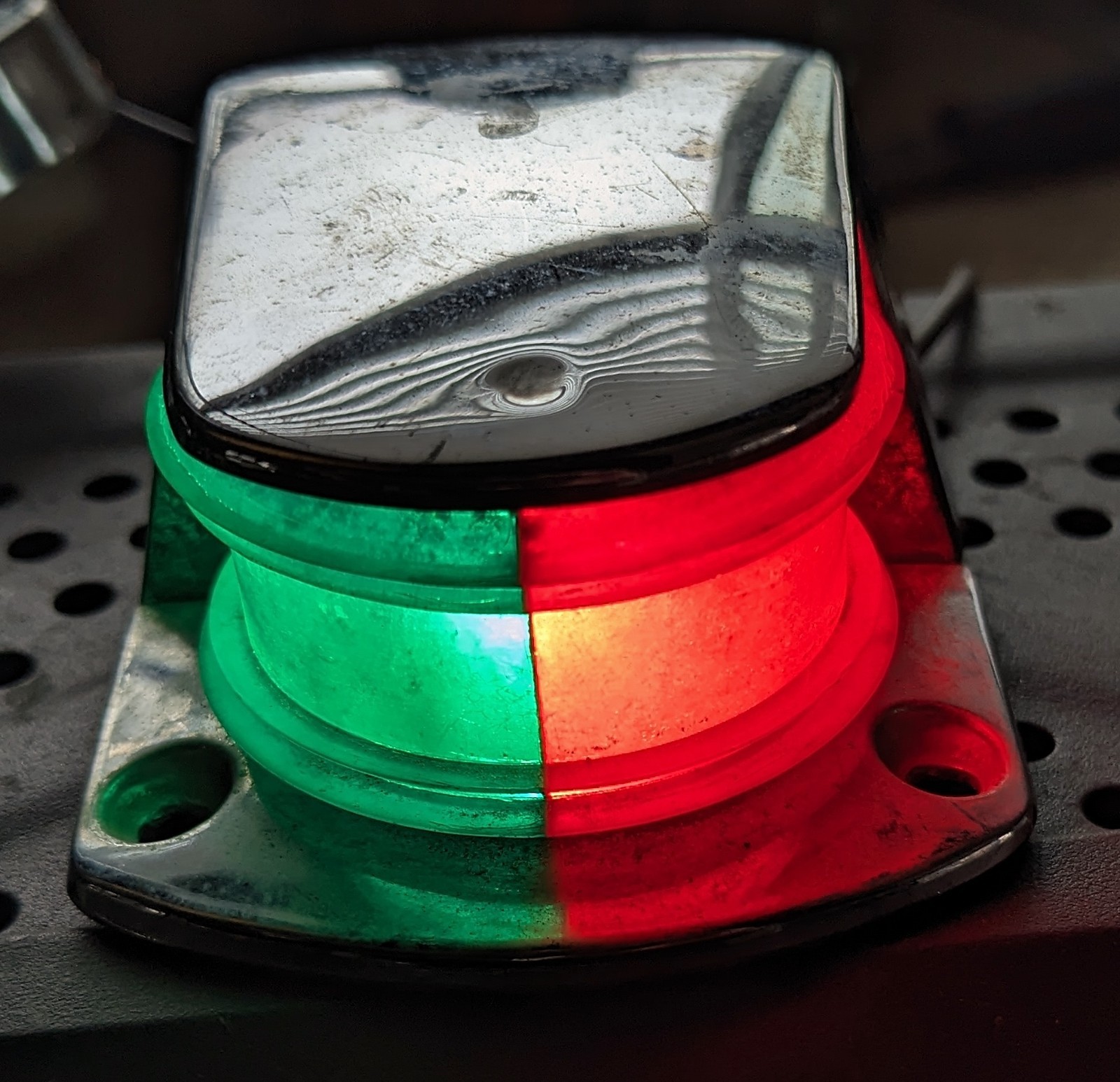 VINTAGE ATTWOOD BOW LIGHT WORKING GREEN RED NAVIGATION LIGHT 6375-202 DECK MOUNT