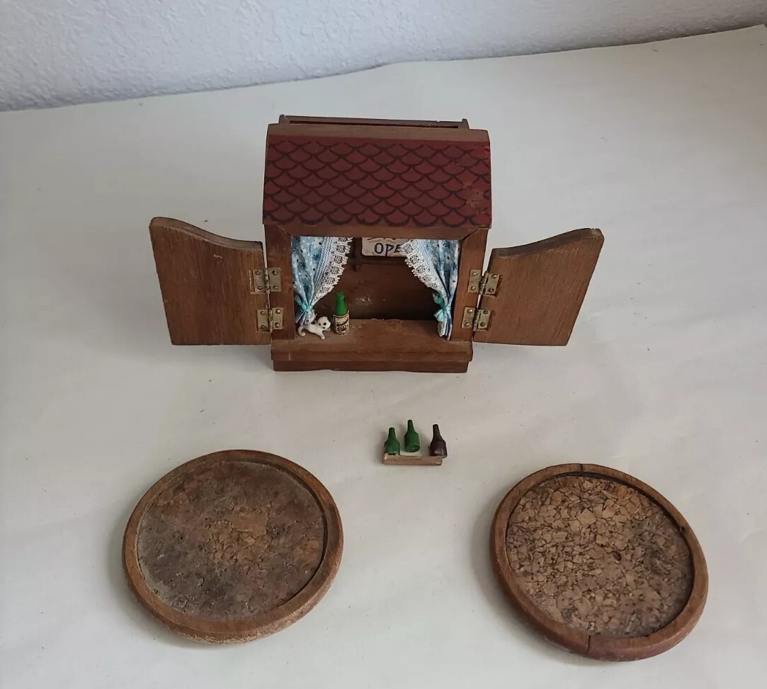 Vintage 1976 Enesco  Wooden Bar Box, Some Issues, Read