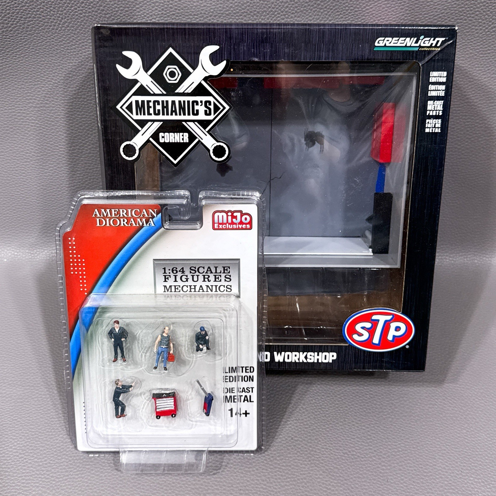 Greenlight Mechanic\'s Corner STP Weekend Workshop 1:64 Scale Diorama & Figures Greenlight Mechanic\'s Corner STP Weekend Workshop 1:64 Scale Diorama & Figures