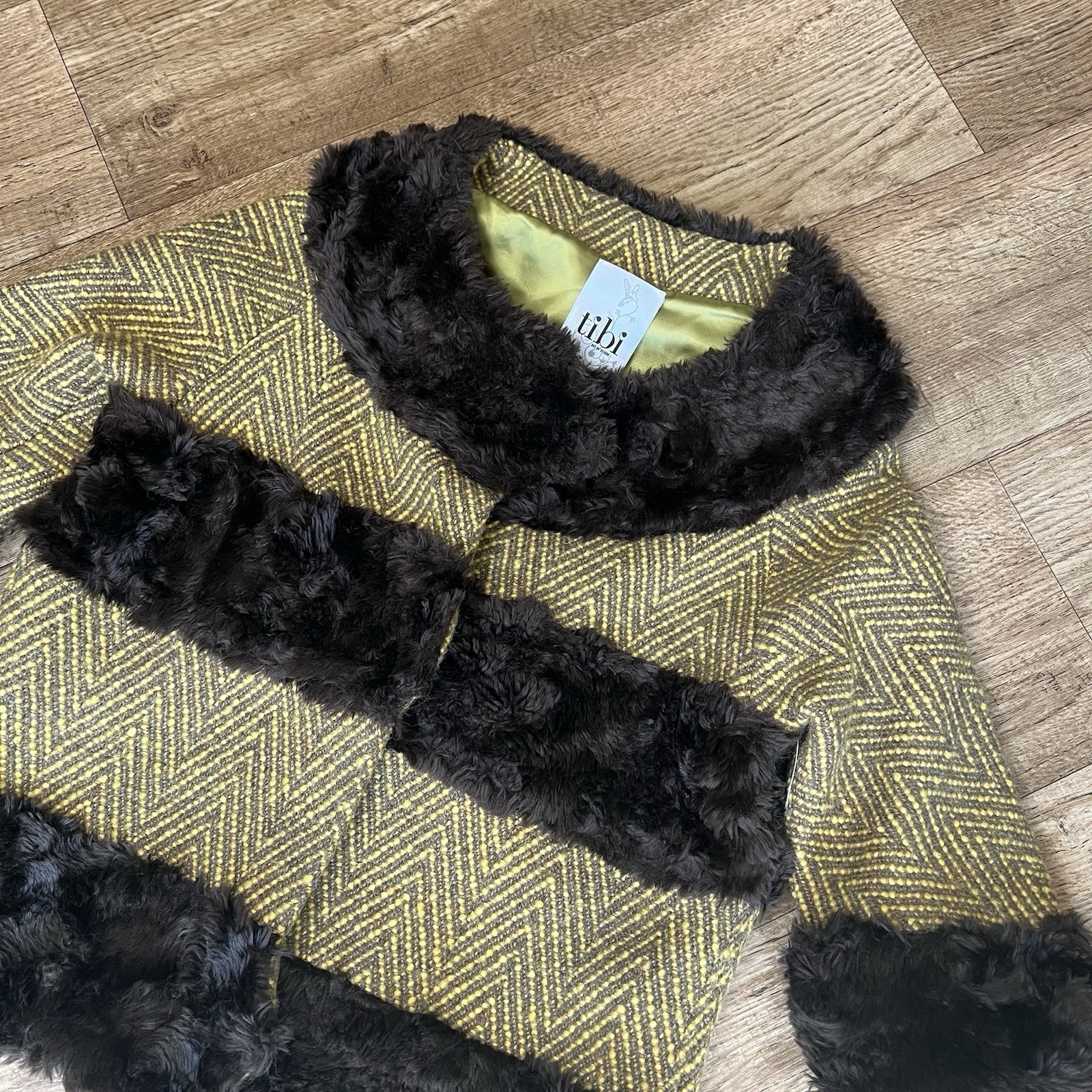 Vintage Tibi Wool Chevron Striped Snap Up Jacket SZ-Small Faux Fur Trim MobWife Vintage Tibi Wool Chevron Striped Snap Up Jacket SZ-Small Faux Fur Trim MobWife