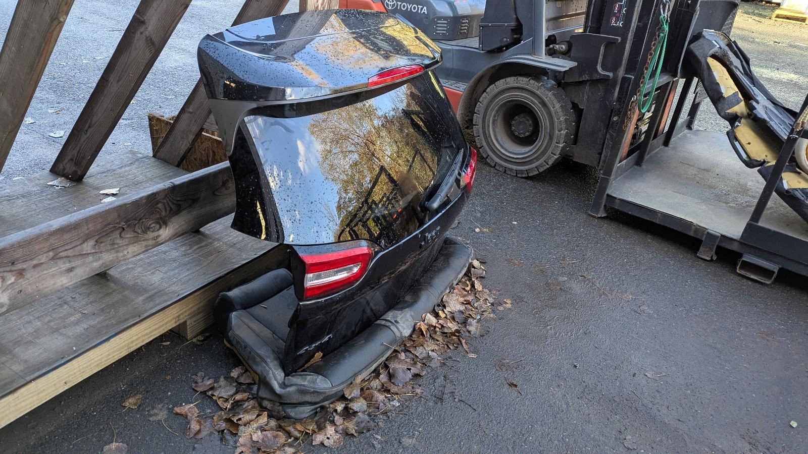 (LOCAL PICKUP ONLY) Trunk/Hatch/Tailgate With Rear View Camera Fits 14-18 CHEROK