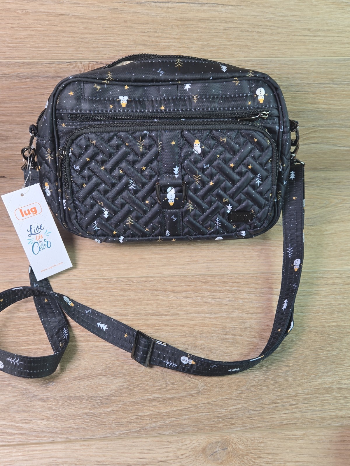Lug Carousel XL Crossbody Purse Holiday Snowman Trees Winter Quilted X-mas NWT Lug Carousel XL Crossbody Purse Holiday Snowman Trees Winter Quilted X-mas NWT