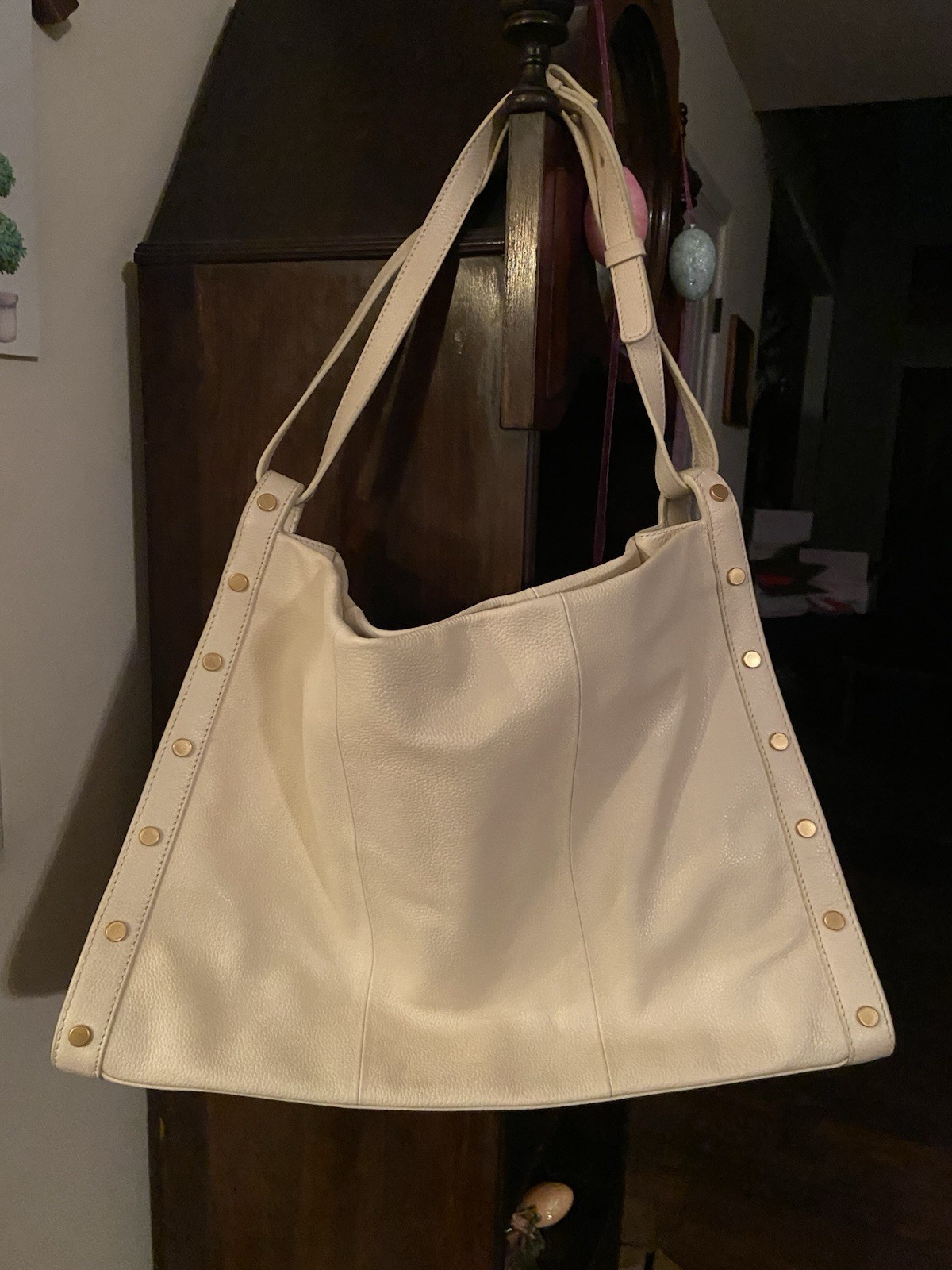 Beautiful Vince Camuto Large Cream Leather Handbag Gold Studs New Retails $188