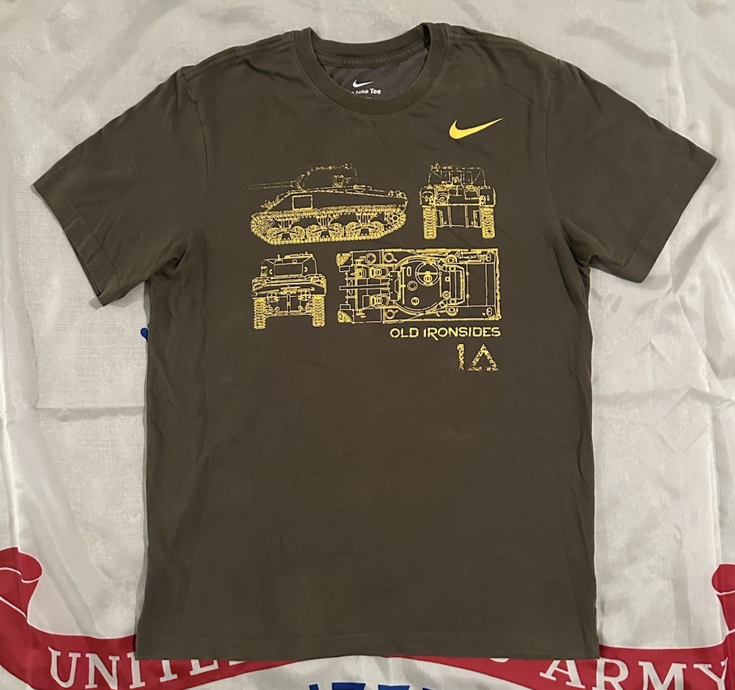 Nike Dri-Fit Army Black Knights 1st Armored Division Old Ironsides T Shirt Men M Nike Dri-Fit Army Black Knights 1st Armored Division Old Ironsides T Shirt Men M