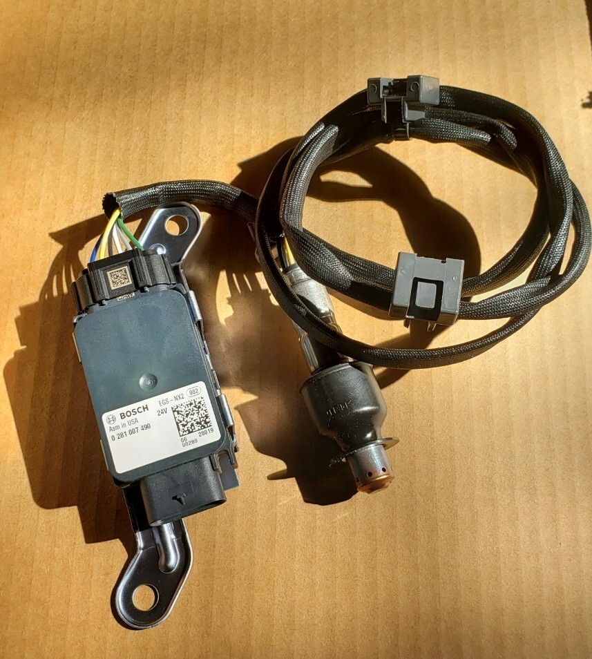 Bosch NOX Nitrous Oxide Sensor 0281007490 OEM
