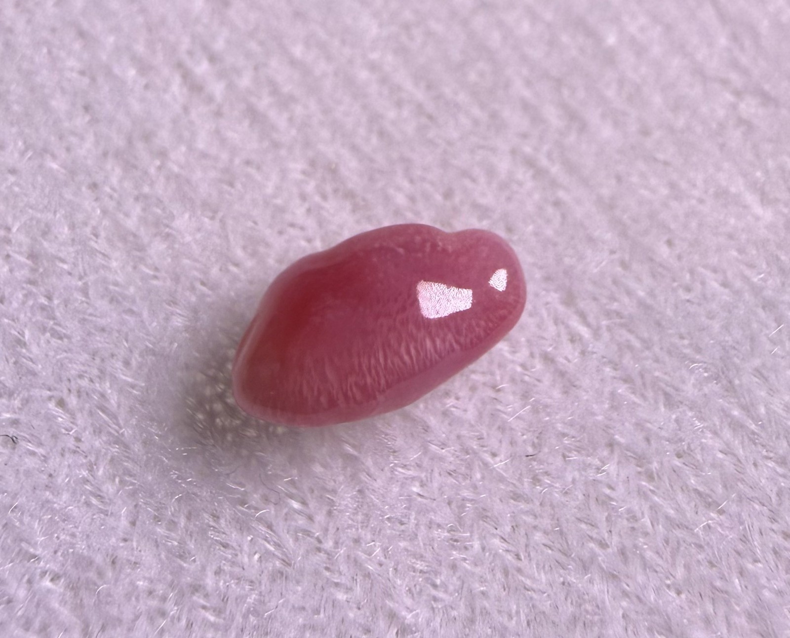 1.7ct Natural Conch Pearl, Baroque Shape and Dark Pink Color with Flame 1.7ct Natural Conch Pearl, Baroque Shape and Dark Pink Color with Flame