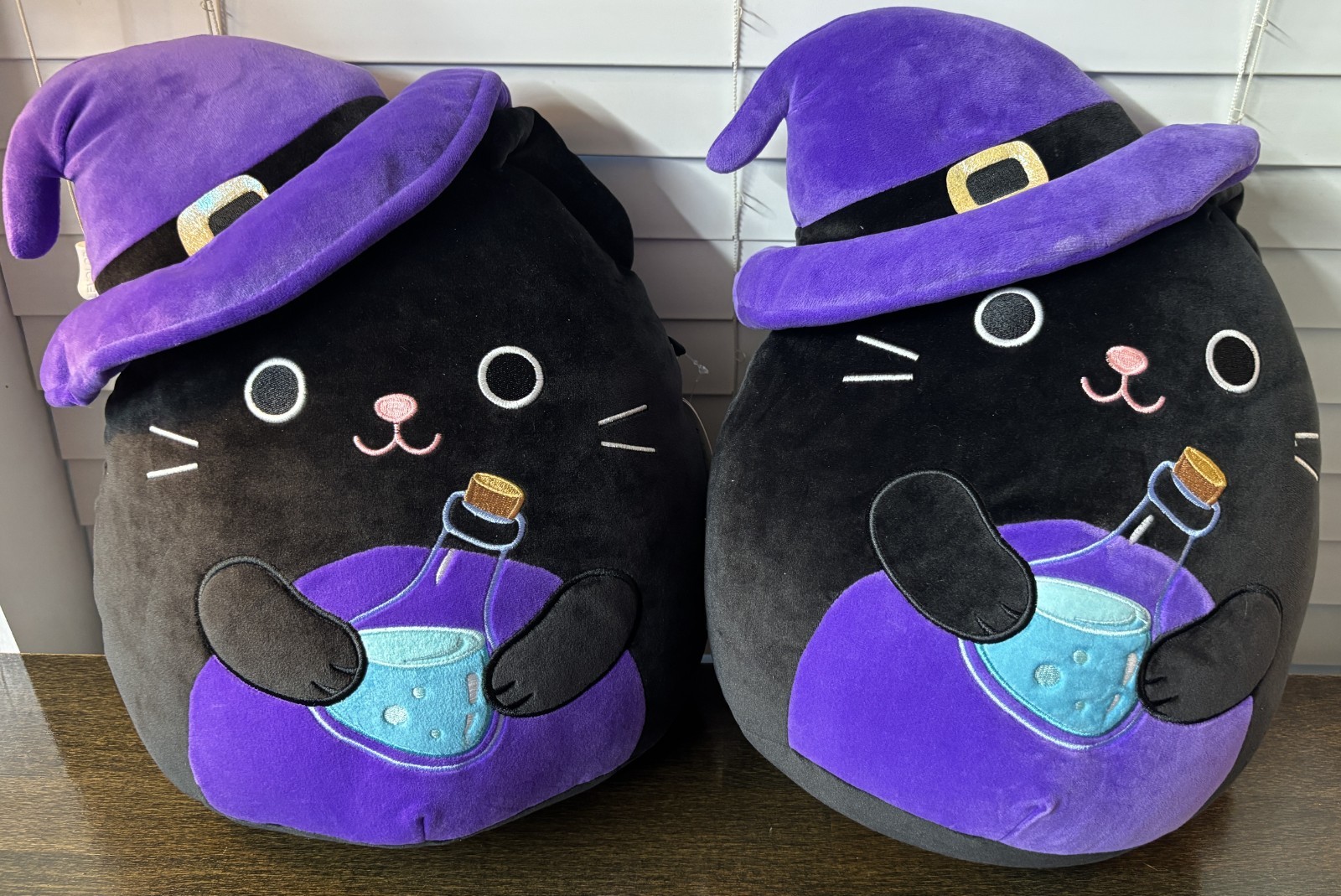 NWT Squishmallow Autumn Halloween 2025 Witch Cat W Potion 12\ NWT Squishmallow Autumn Halloween 2025 Witch Cat W Potion 12\