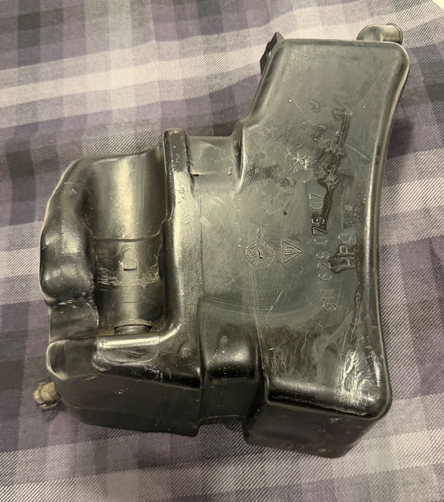 Porsche Washer Fluid Reservoir 91162807507 OEM Porsche 911sc Others Porsche Washer Fluid Reservoir 91162807507 OEM Porsche 911sc Others