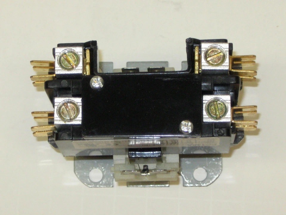 PC130A Single One 1 Pole 30 Amps 24 Volts A/C Contactor PC130A Single One 1 Pole 30 Amps 24 Volts A/C Contactor