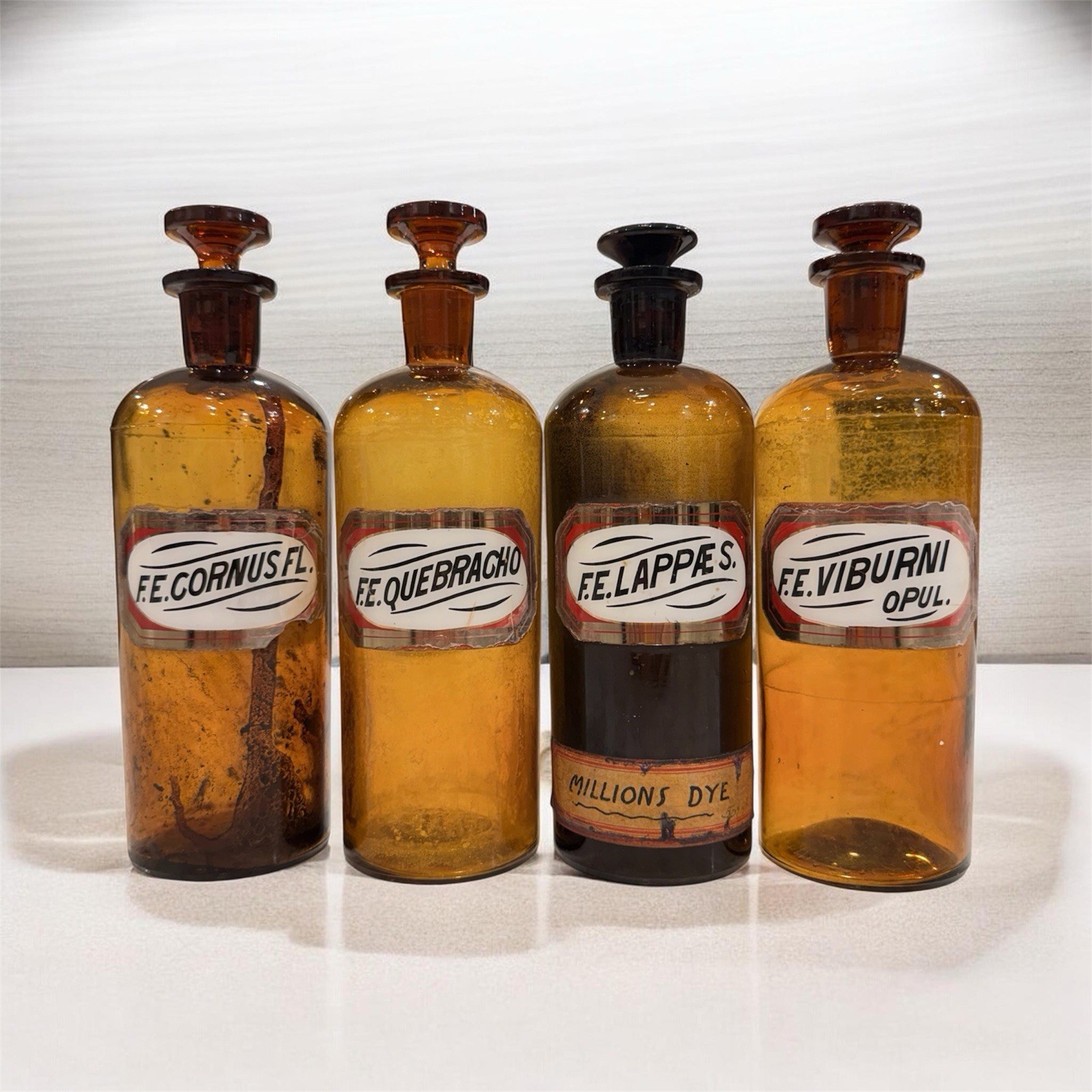 RARE 1890’s AMBER APOTHECARY PHARMACY LABEL UNDER  GLASS  LUG BOTTLE SET