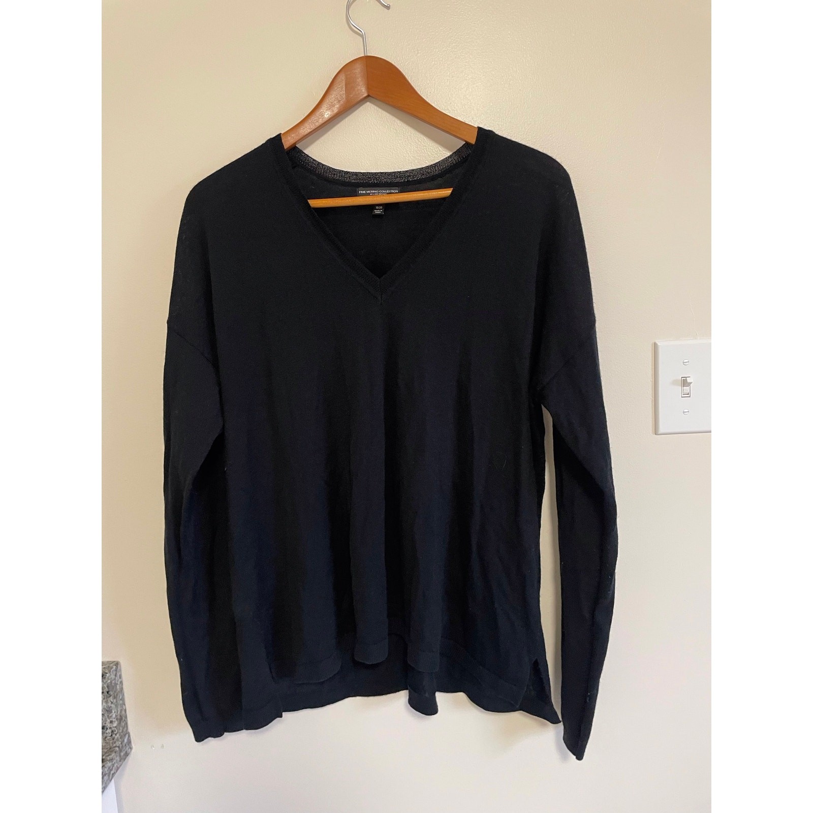 Lane Bryant Merino Wool Elevated Basic V-Neck Quiet Luxury 18/20 Lane Bryant Merino Wool Elevated Basic V-Neck Quiet Luxury 18/20