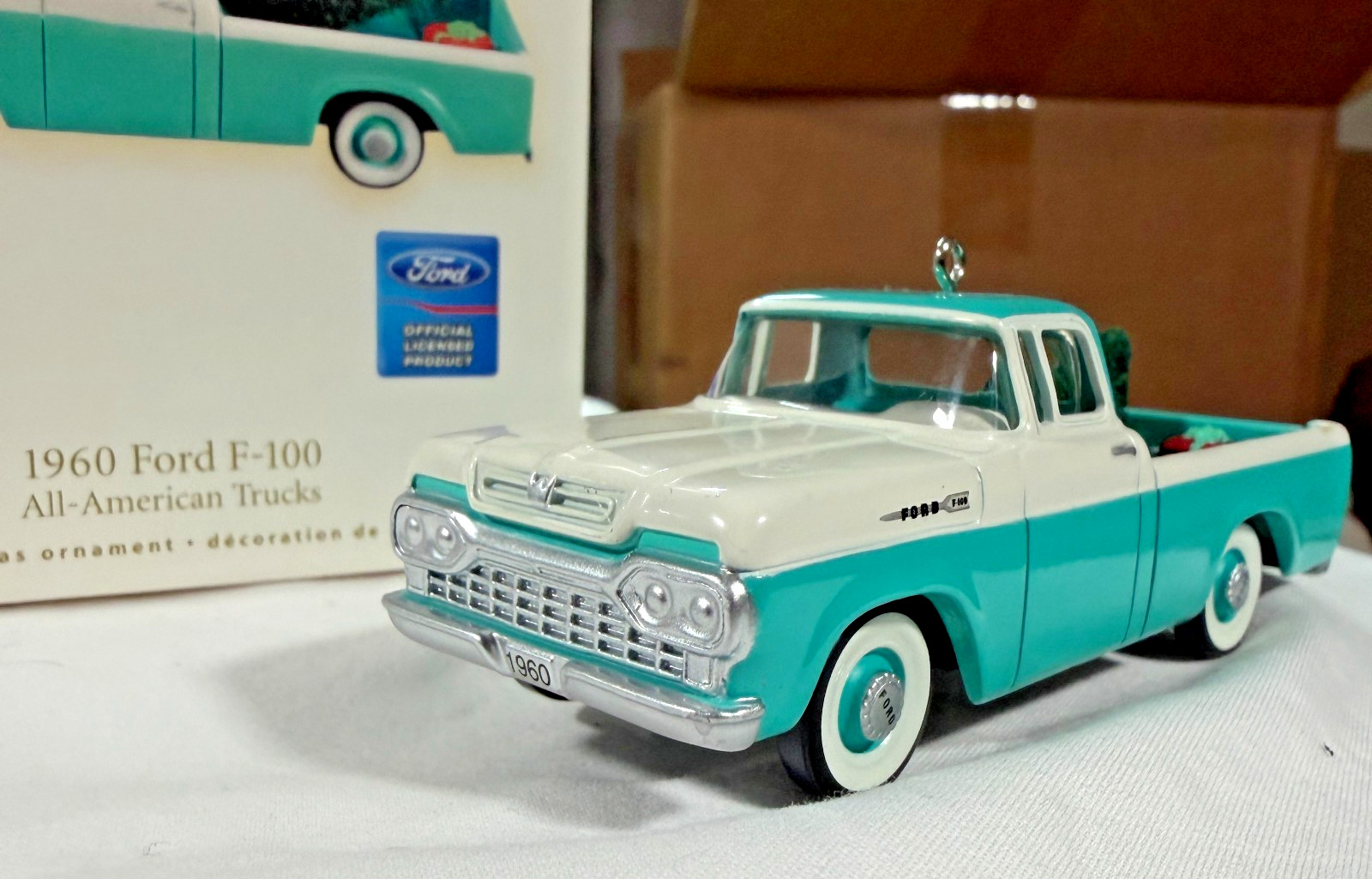 Hallmark Keepsake 2008 1960 Ford F-100 All-American Trucks #14 Ornament
