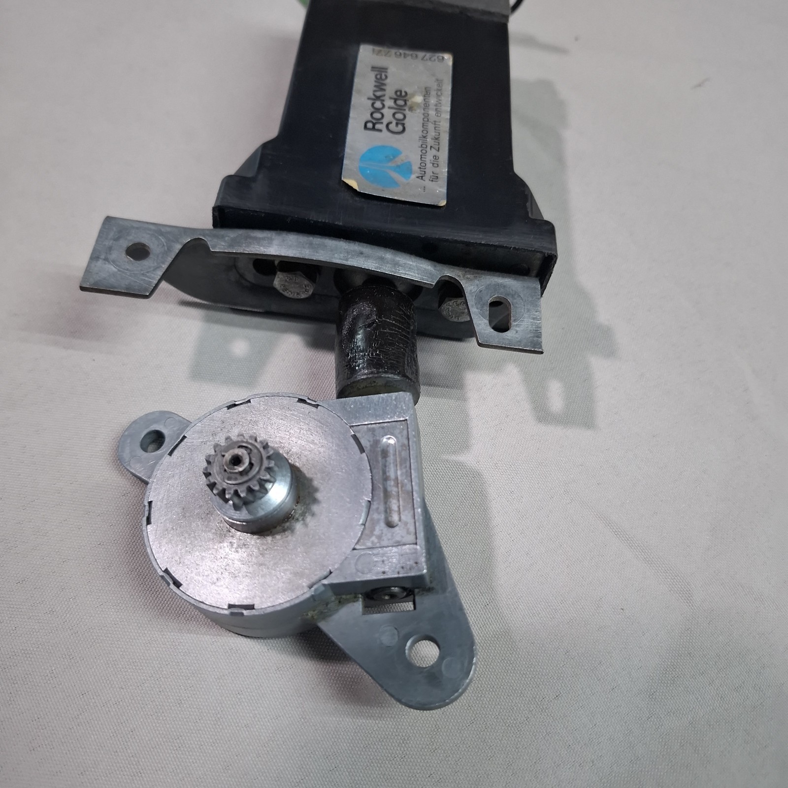 PORSCHE 928 1977-88 ELECTRIC ROOF ENGINE, OEM. 627646771 ORIGINAL PORSCHE 928 1977-88 ELECTRIC ROOF ENGINE, OEM. 627646771 ORIGINAL