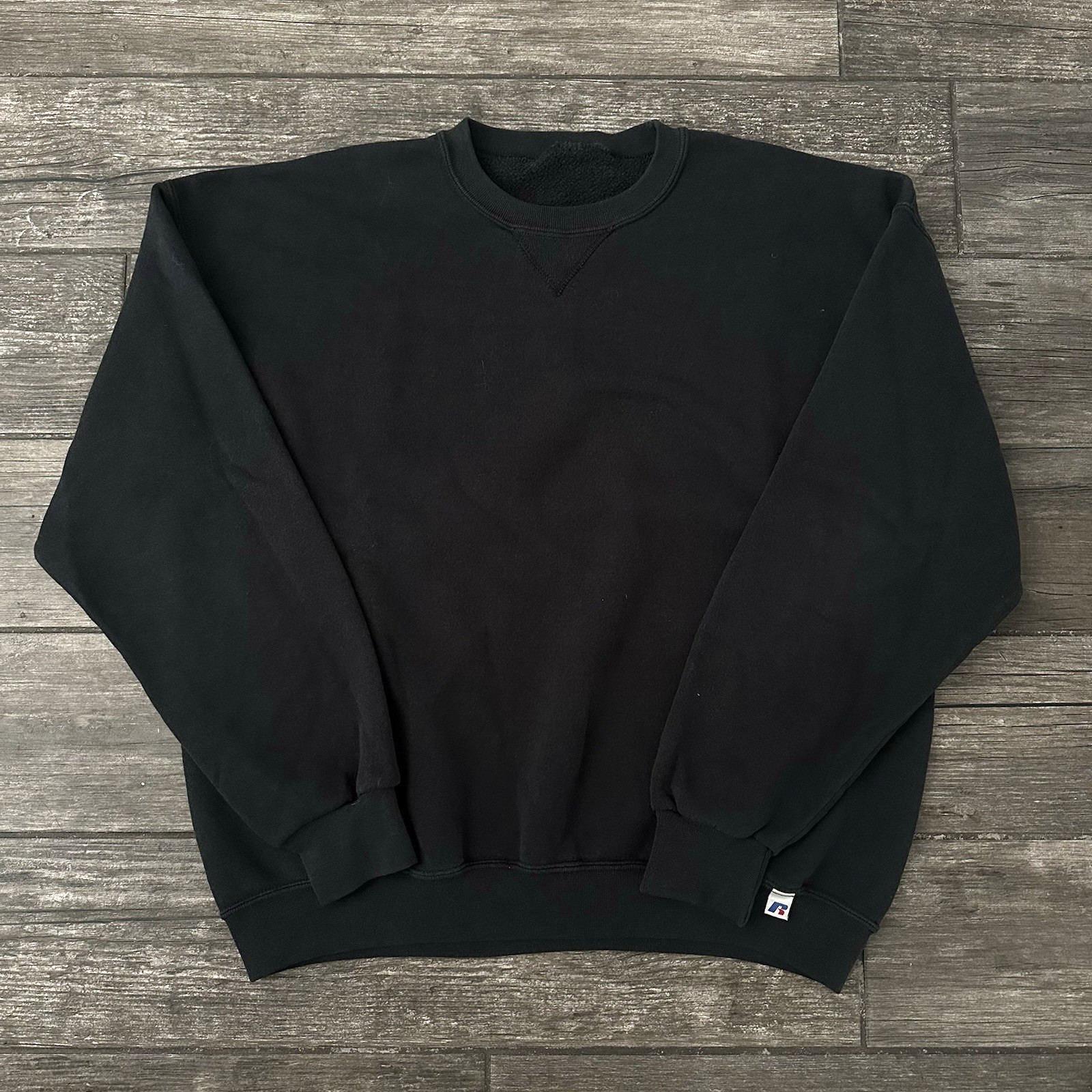 VTG 80s RUSSELL ATHLETIC USA BLACK FADED CREWNECK SINGLE-V SWEATSHIRT FITS SZ L