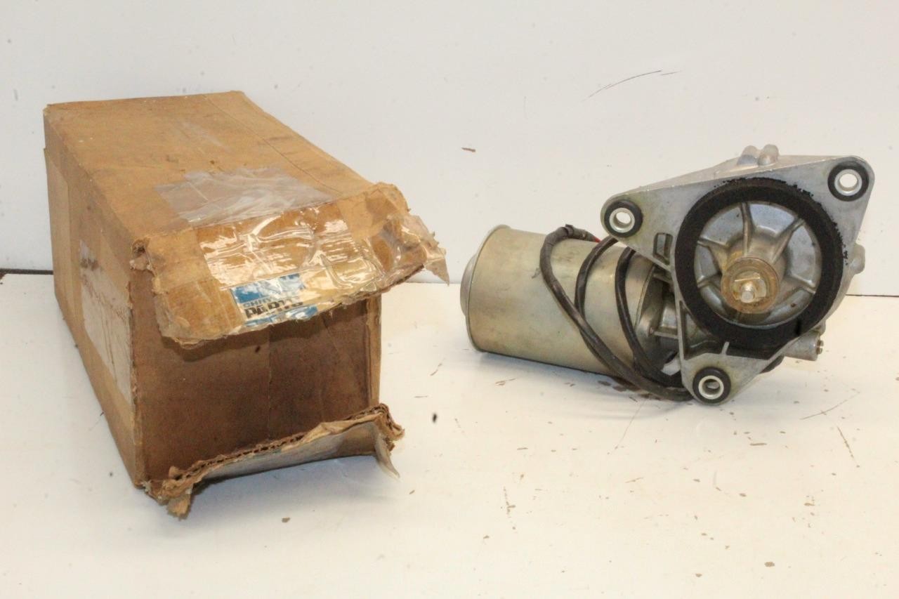 Vintage NOS 1965 Mopar C Body Wiper Motor 2496150 Chrysler Dodge Plymouth