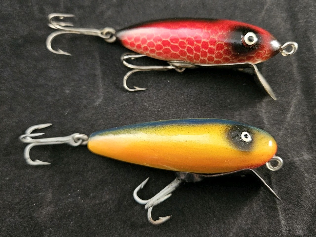 2 Paw Paw River Chub 2.5in Vintage Repainted Wood Lures. 2 Paw Paw River Chub 2.5in Vintage Repainted Wood Lures.