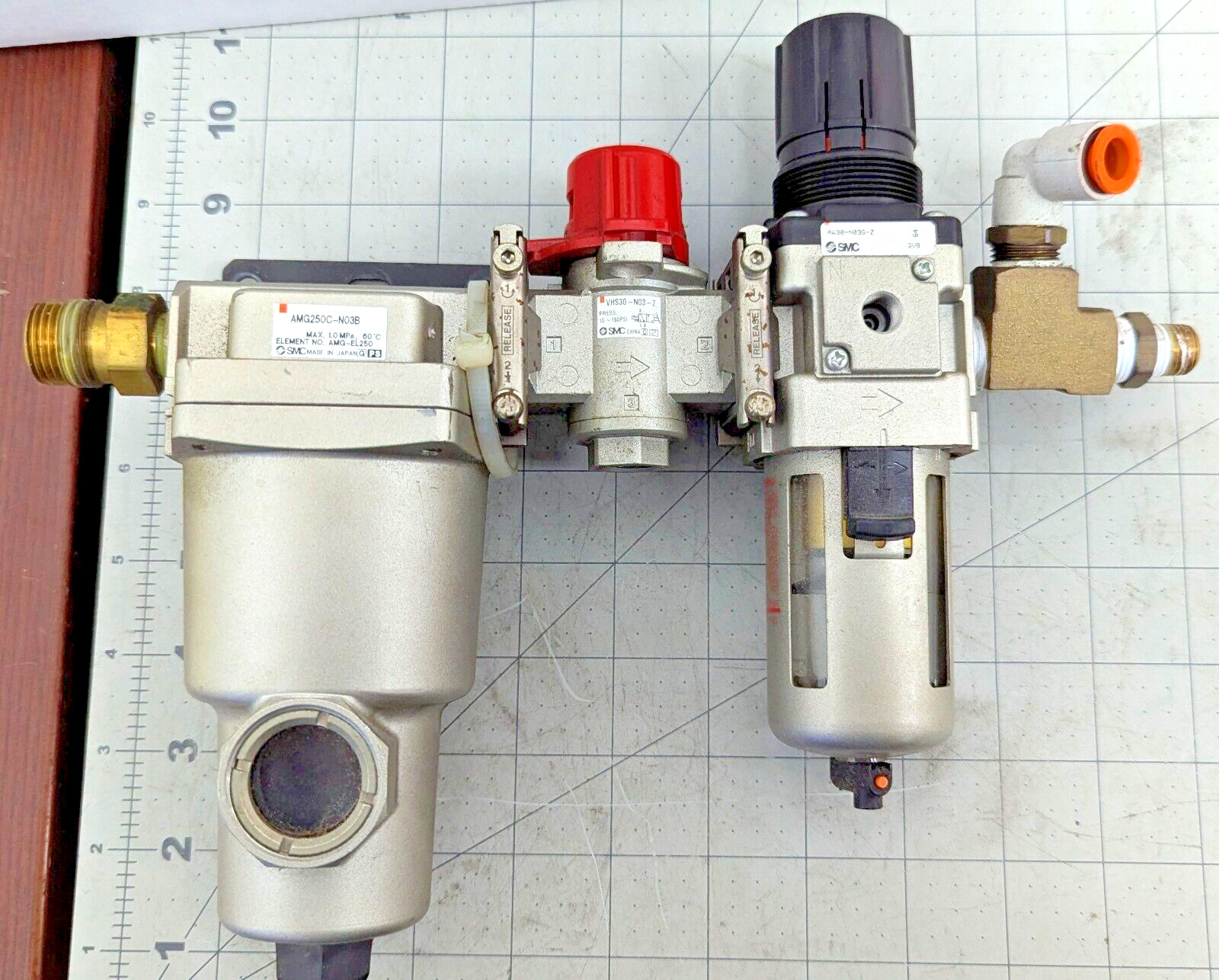 SMC 3/8” Manifold AMH250C-N03B, VHS30-N03-Z, AW30-N03G-Z Working Pull [B3B1]