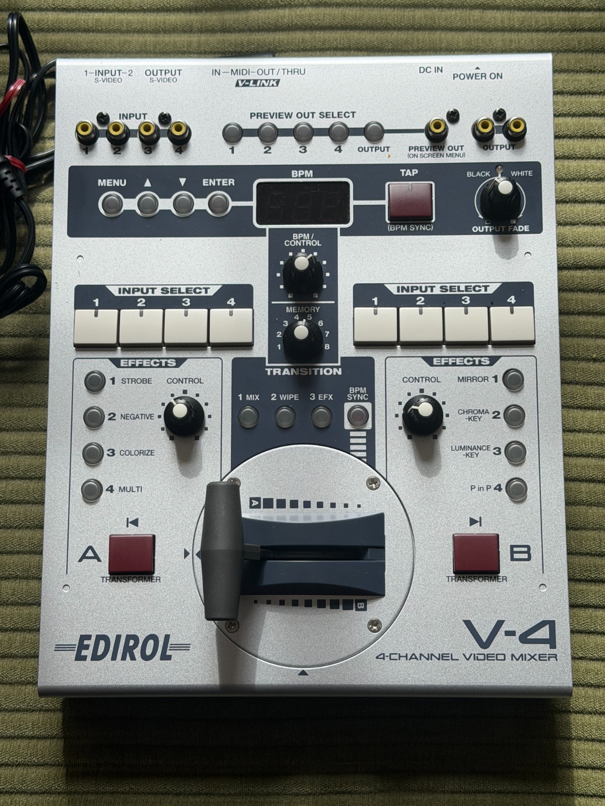 Roland Edirol V-4 4-Channel Video Mixer - TESTED & WORKING Roland Edirol V-4 4-Channel Video Mixer - TESTED & WORKING