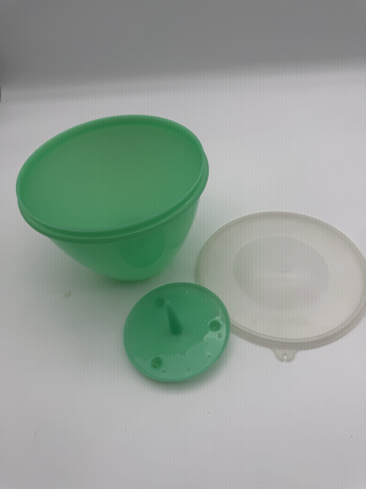 Vintage Tupperware Jadeite Green Crisp-It #679 Lettuce Keeper Lid And Spike