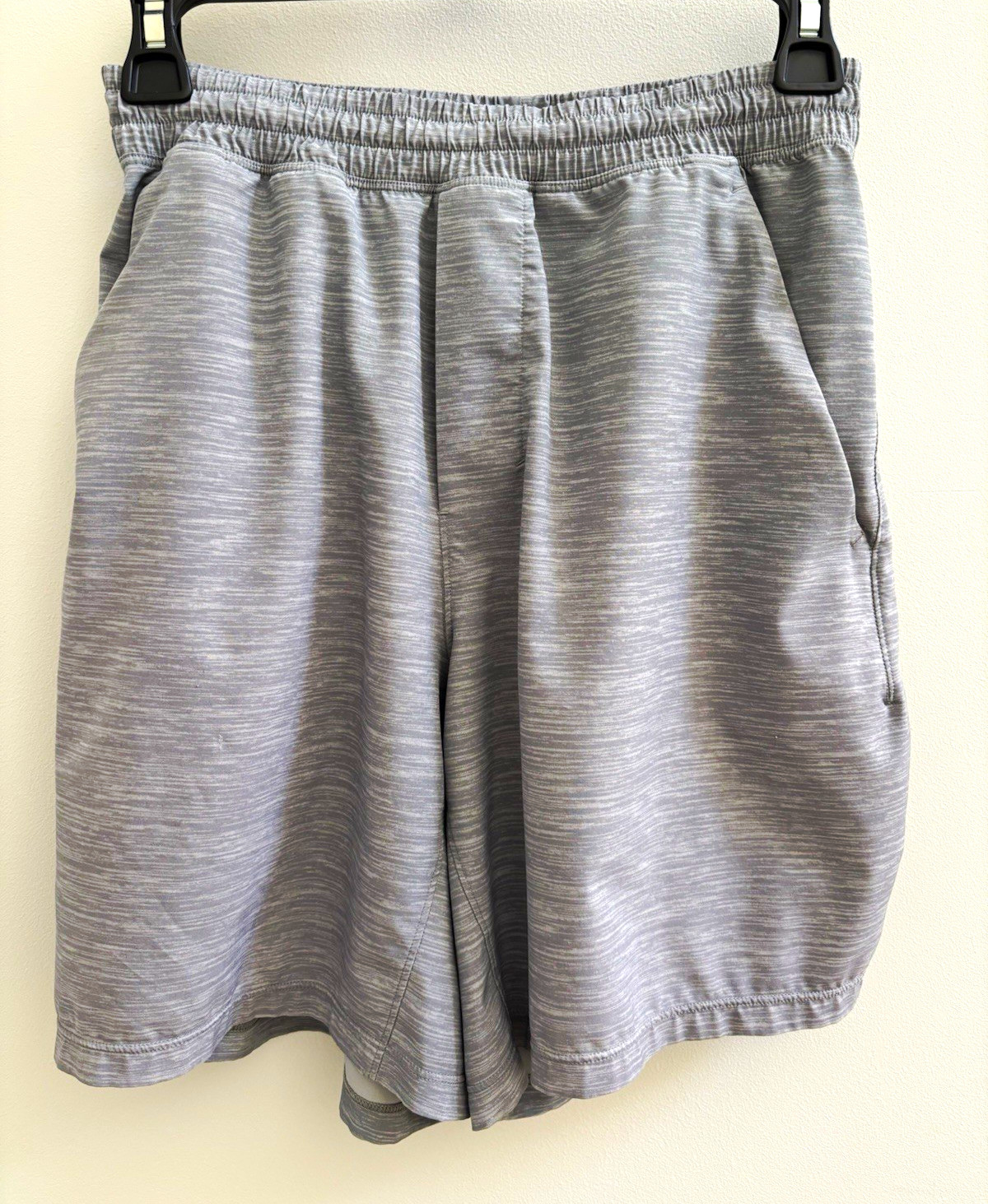 lululemon Men\'s Gray Athletic Shorts Small - Regular Fit 7” Drawstring Stretch lululemon Men\'s Gray Athletic Shorts Small - Regular Fit 7” Drawstring Stretch
