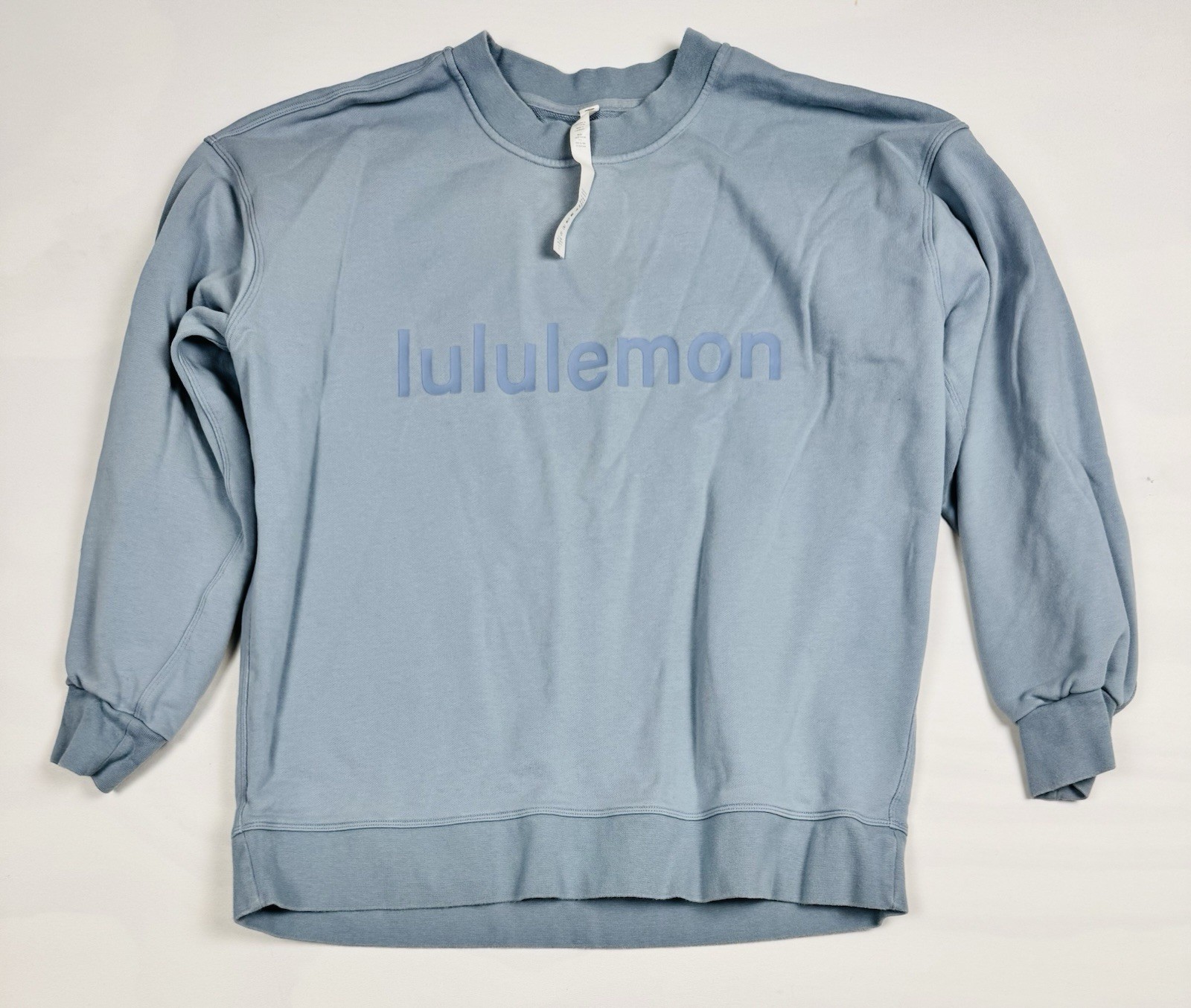 Lululemon Perfectly Oversized Crew *Graphic Chambray Women’s 8 Retail $108 Lululemon Perfectly Oversized Crew *Graphic Chambray Women’s 8 Retail $108