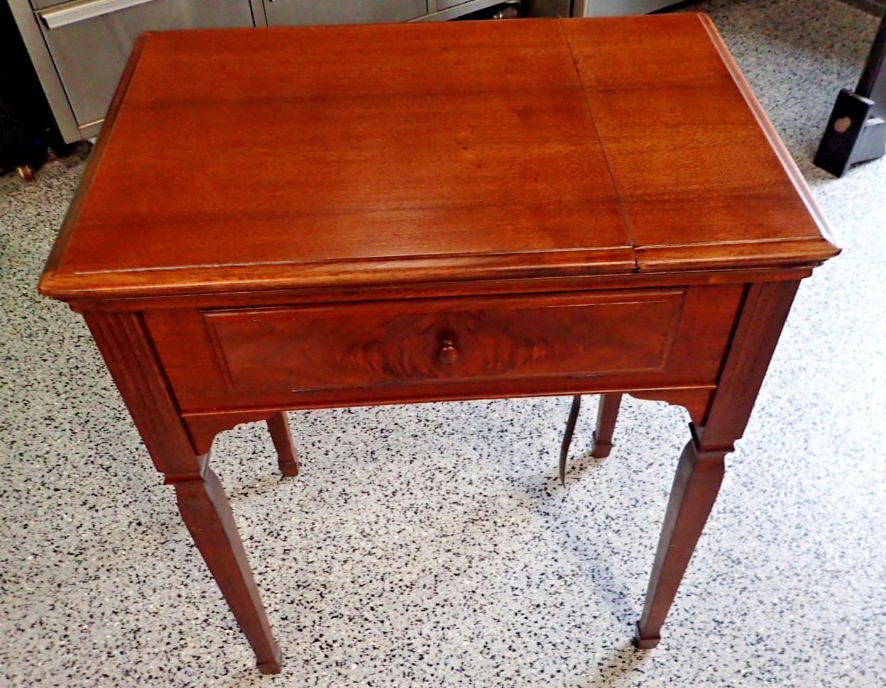 Vintage Original Singer Sewing Machine No. 40 Cabinet Serial No. T17337 Nice