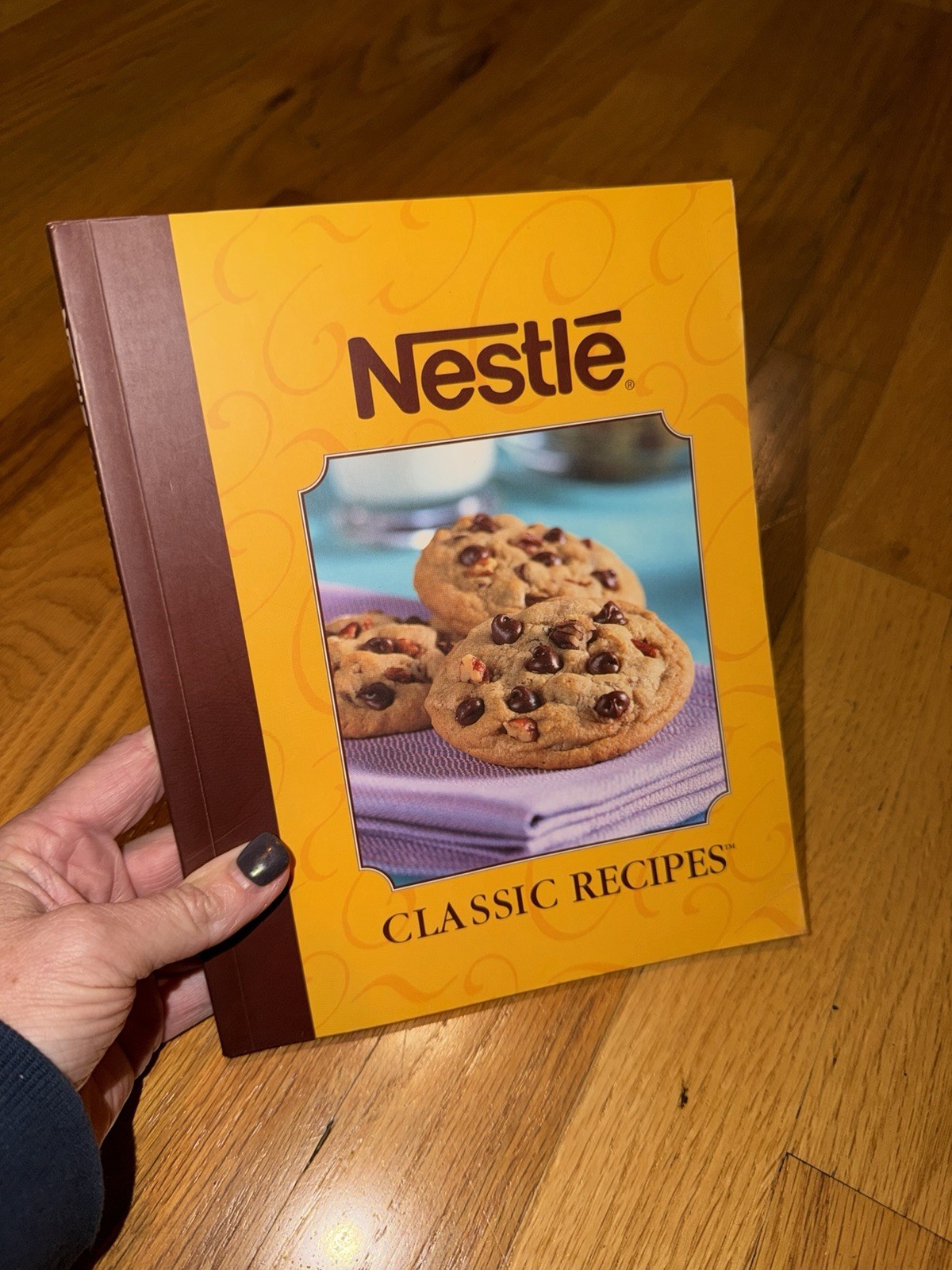 Nestle Classic Recipes Cookbook. Paperback.