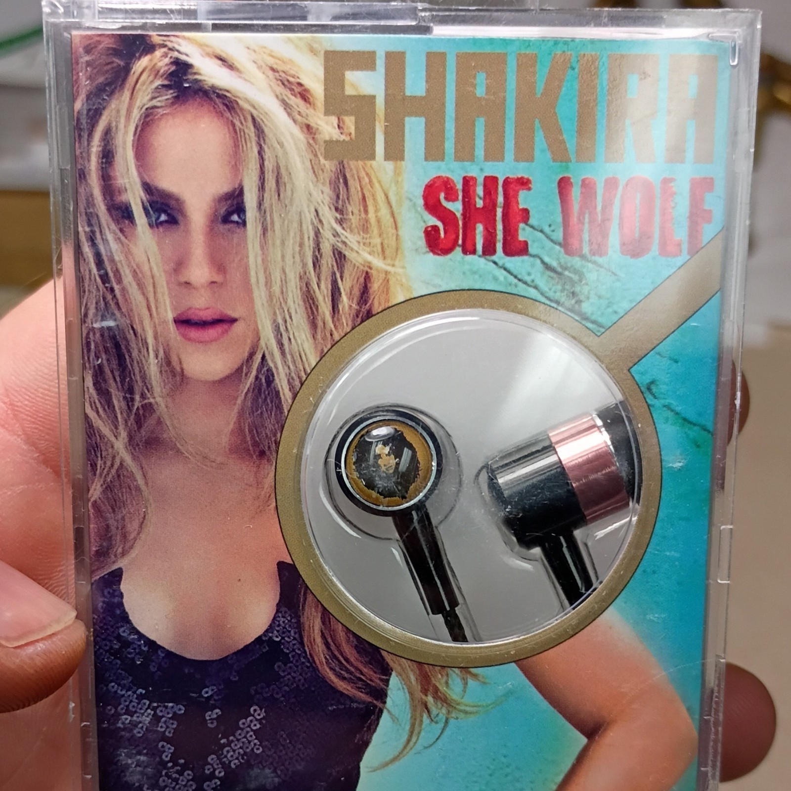 NOS New Shakira She Wolf In-Ear Wired Earbuds NOS New Shakira She Wolf In-Ear Wired Earbuds
