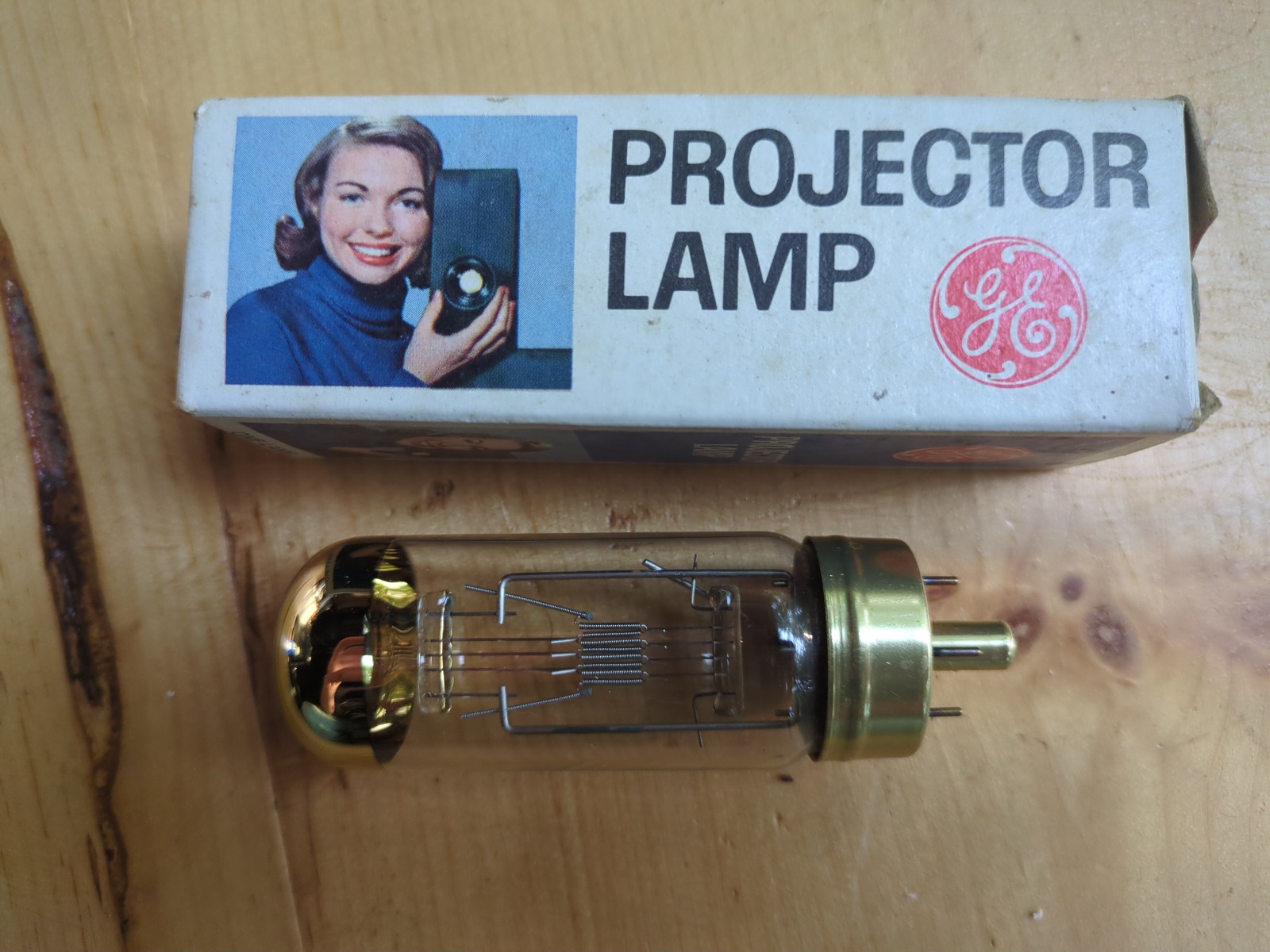 Vintage GE DAK Projector Lamp Bulb 120V 500W NOS NIB Film Slide Movie