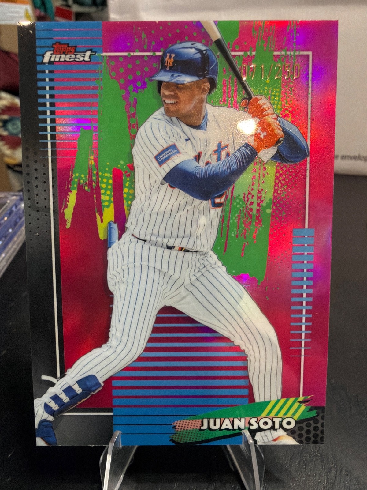 2026 Topps Finest Common 18 Juan Soto Pink Refractor 071/250 2026 Topps Finest Common 18 Juan Soto Pink Refractor 071/250