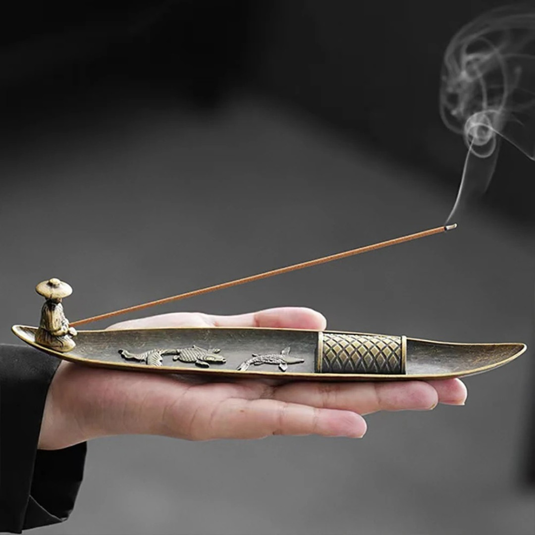 1pcs Creative Japanese Boat Incense Holder Fishing Man Aromatherapy Burner - NEW