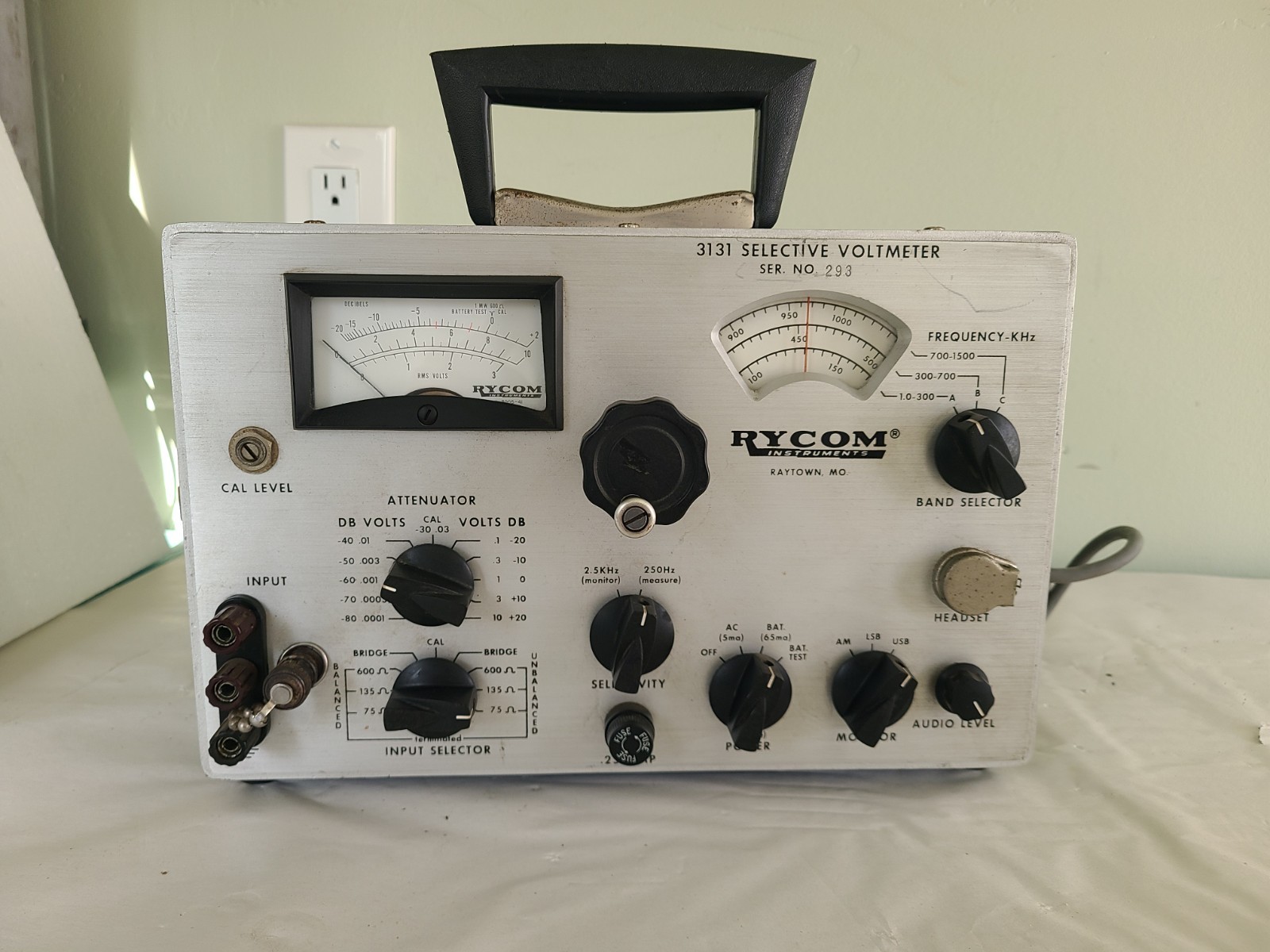 Rycom Instruments 3131 Selective Level Meter, Powers Up,  AS IS UNTESTED 