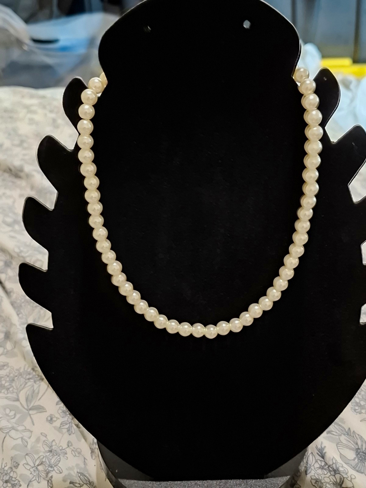 White Simulated Faux Pearl Beaded Strand Necklace Round Classic
