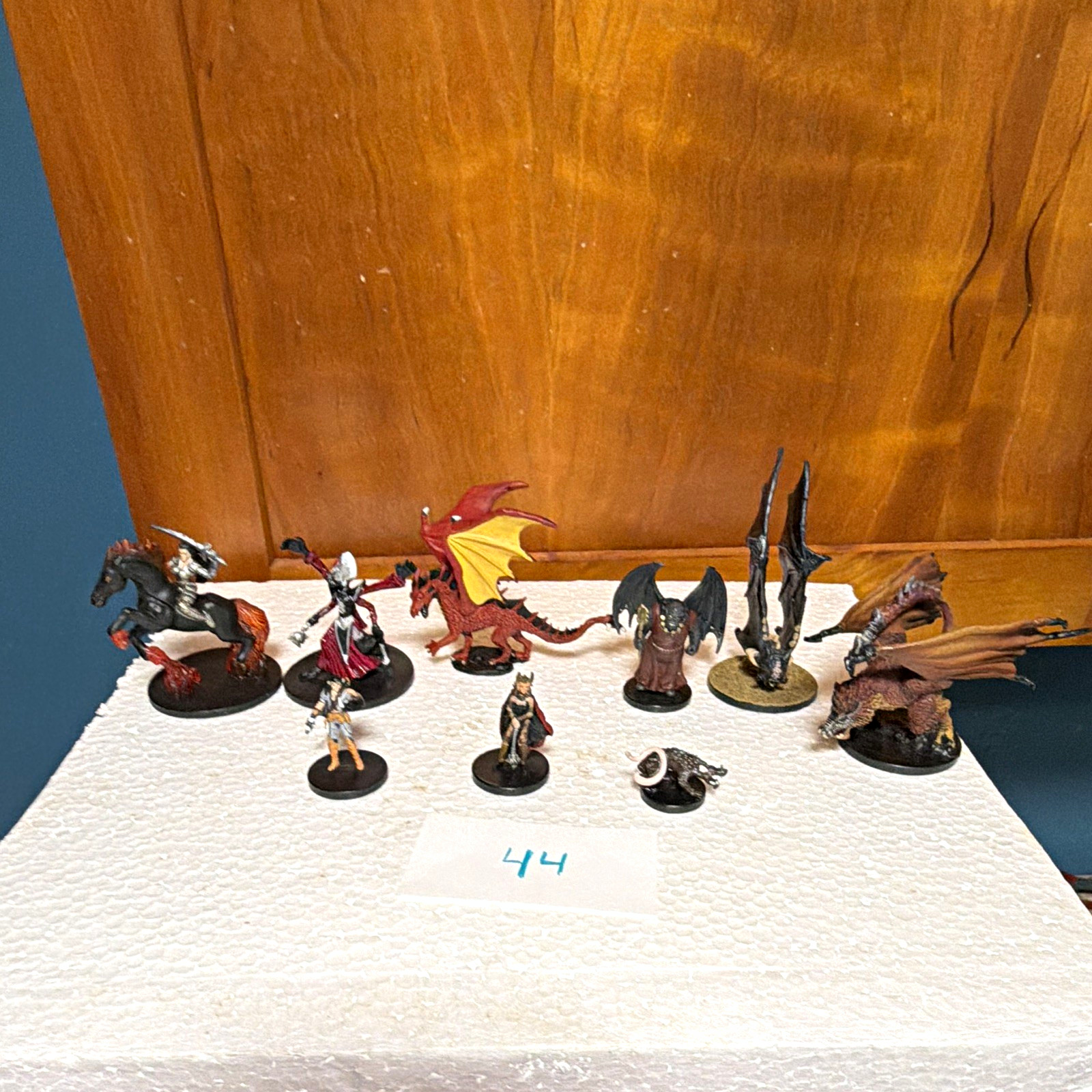 WizKids Dungeons & Dragons Miniatures Lot of 8 Dragons & Characters 2004 Lot44 WizKids Dungeons & Dragons Miniatures Lot of 8 Dragons & Characters 2004 Lot44