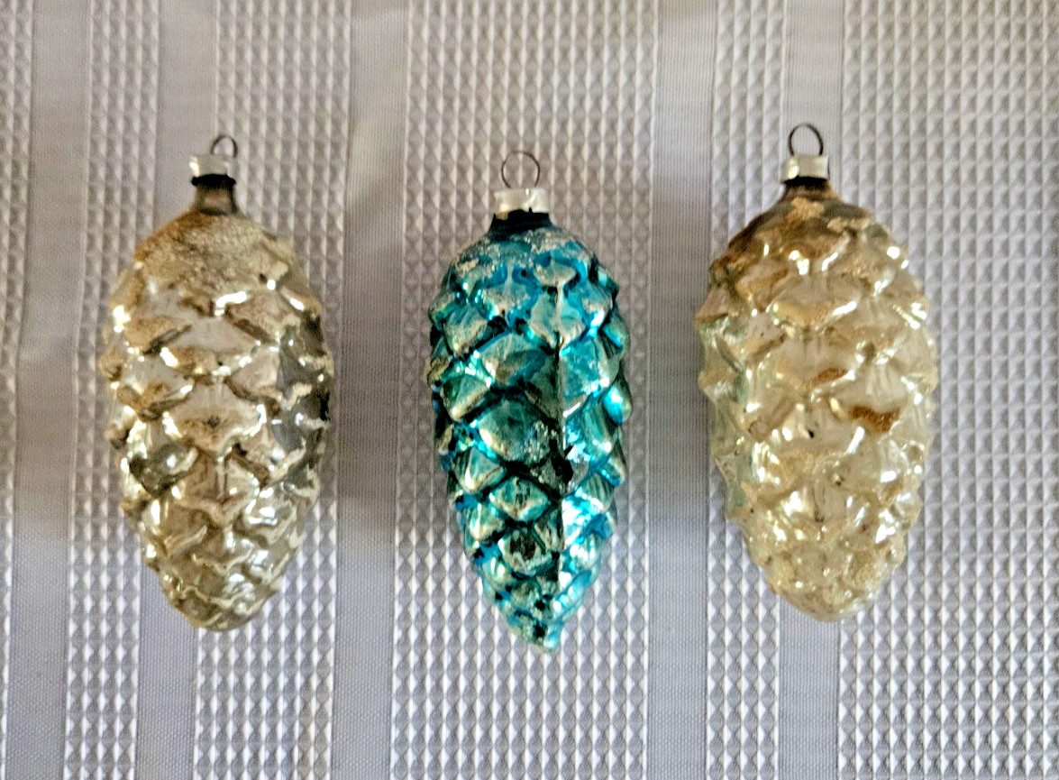 Vintage Pinecone Christmas Ornaments Silver & Blue West Germany 4\