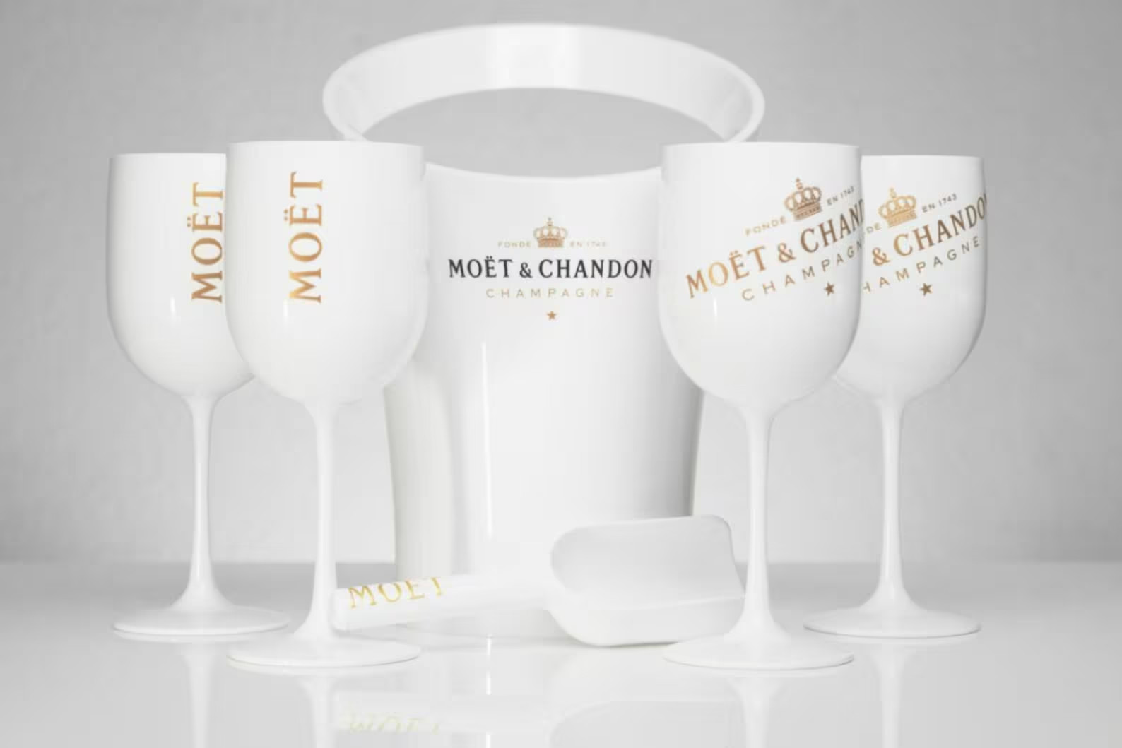Moet Chandon Ice Bucket Set New Moet Chandon Ice Bucket Set New