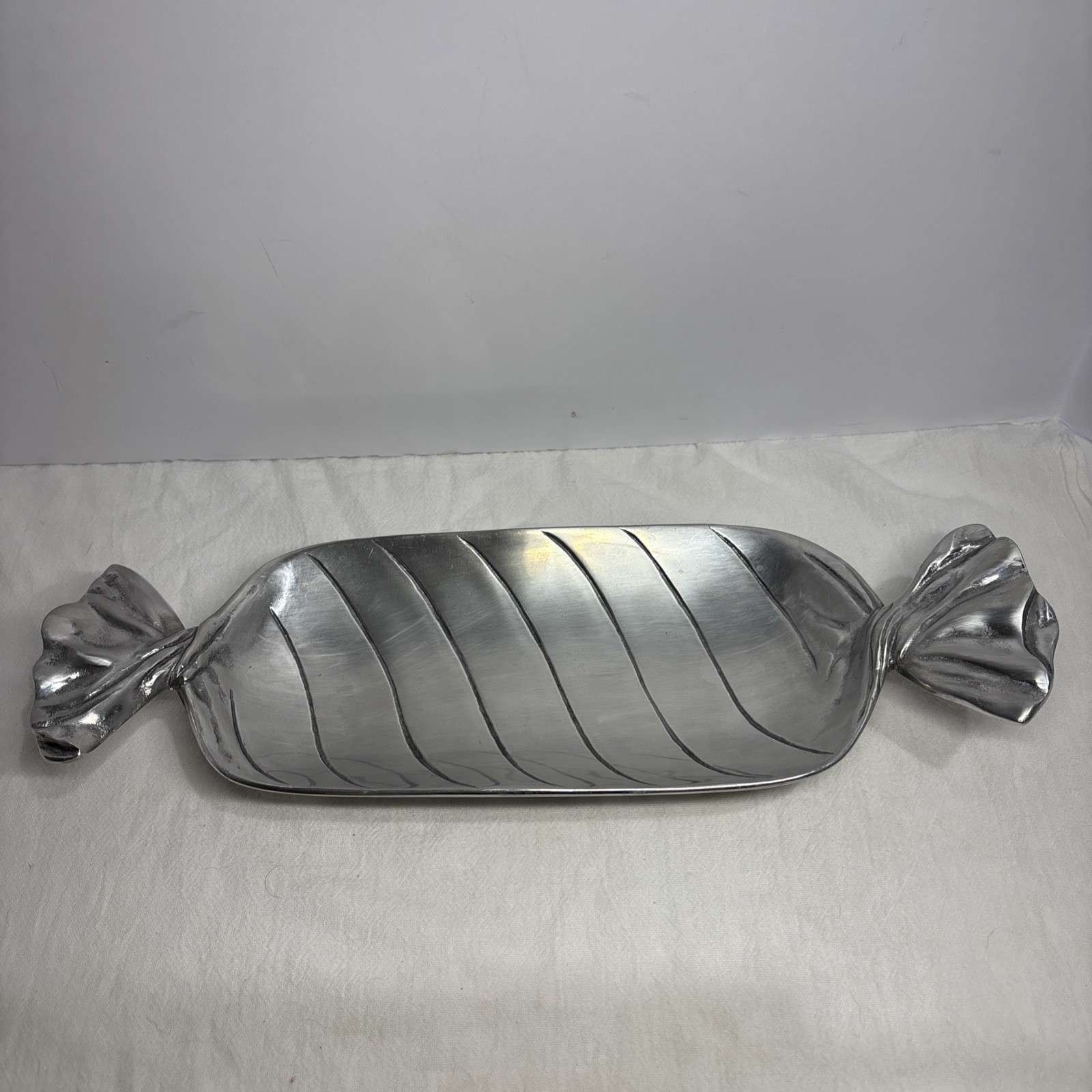 Vintage Mariposa 15” Aluminum Candy Shaped Candy Dish Decoration Vintage Mariposa 15” Aluminum Candy Shaped Candy Dish Decoration