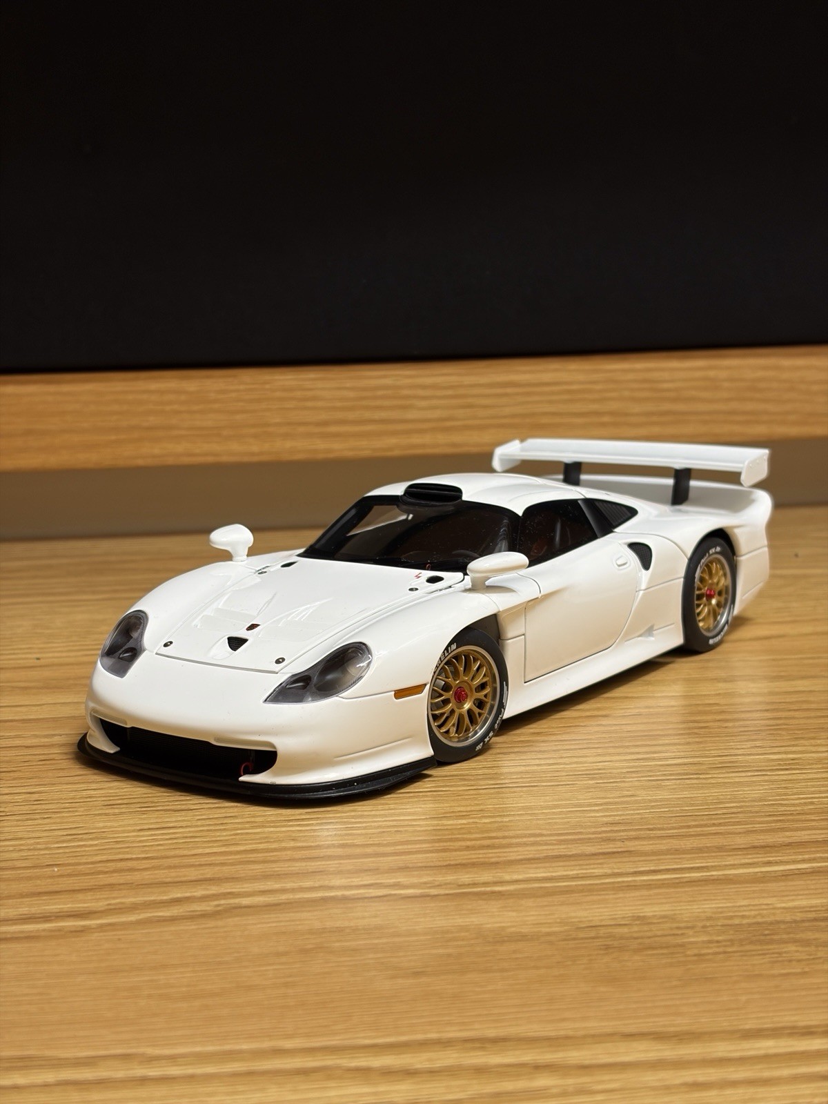 AUTOart Porsche 911 GT1 Plain Body White 1/18