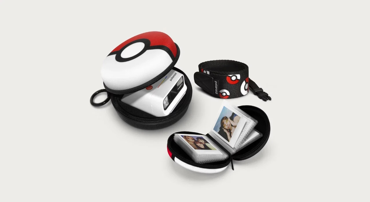 PRESALE Pokémon Polaroid Go Poké Ball Camera Case & Photo Album & Camera Strap PRESALE Pokémon Polaroid Go Poké Ball Camera Case & Photo Album & Camera Strap