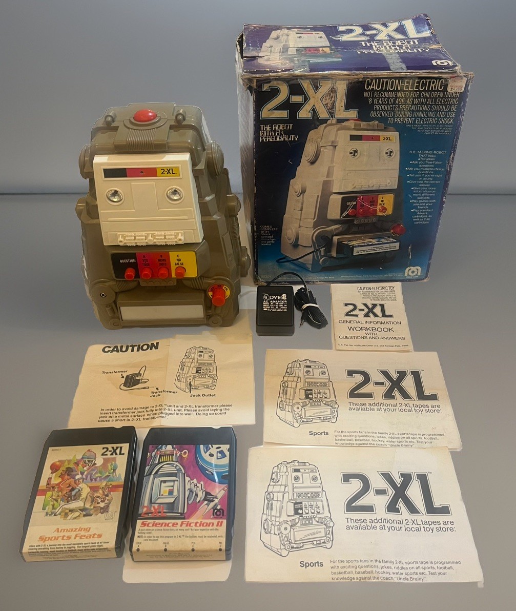 VTG TYPE 2 MEGO TOY 2XL TALKING ROBOT 8 Track Tape Player w/ Box, Manuals WORKS
