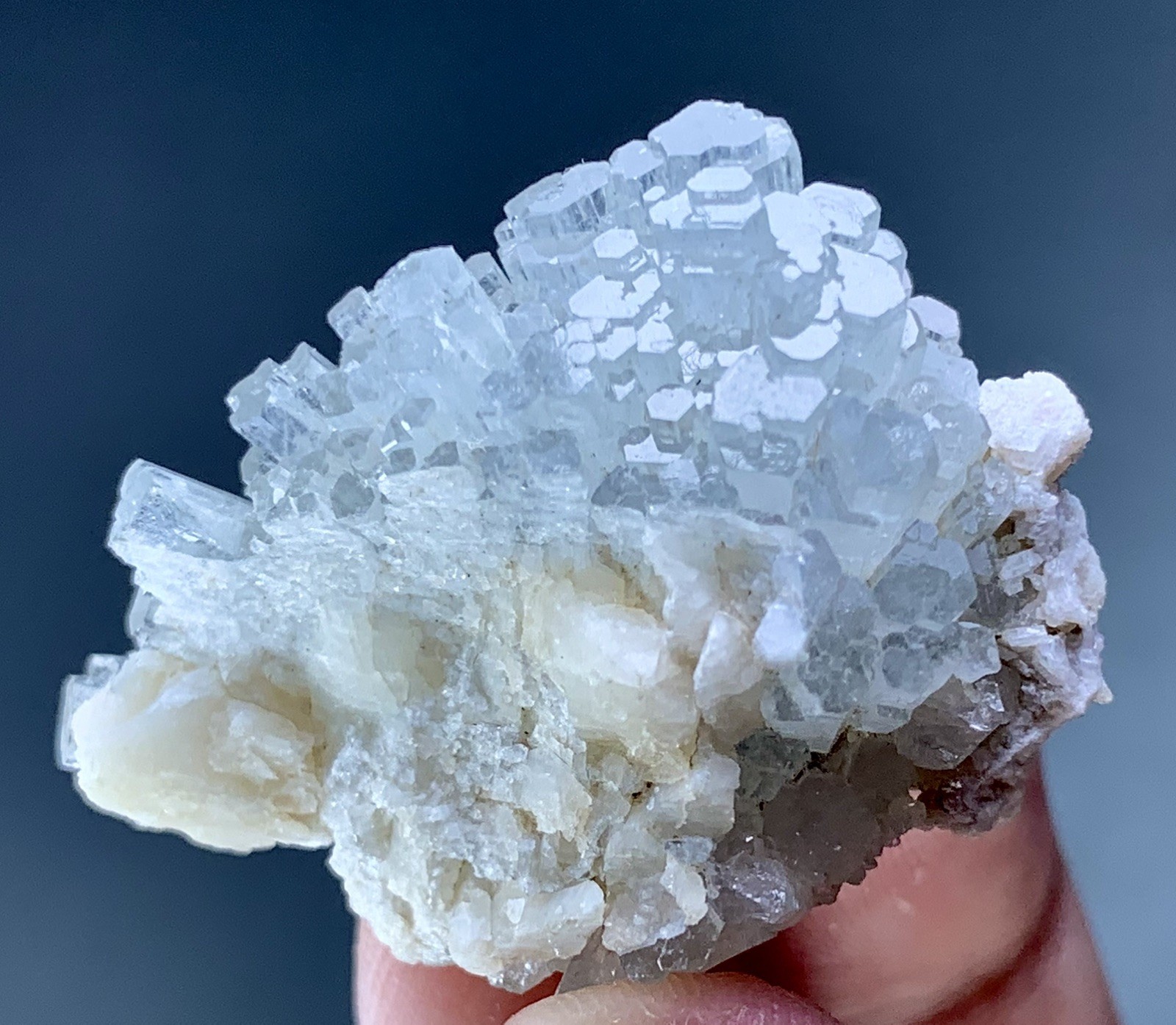 Beautiful Cluster Of Aquamarine Crystal Specimen From Skardu Pakistan 75 Carat