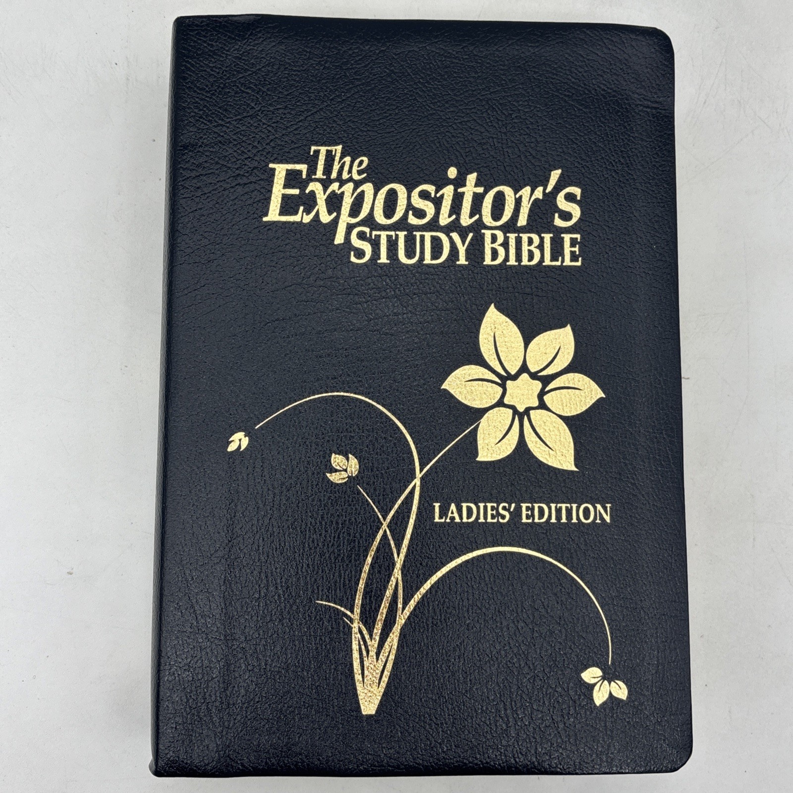 The Expositor\'s Study Bible Ladies\' Edition KJV Jimmy Swaggart Navy Blue The Expositor\'s Study Bible Ladies\' Edition KJV Jimmy Swaggart Navy Blue