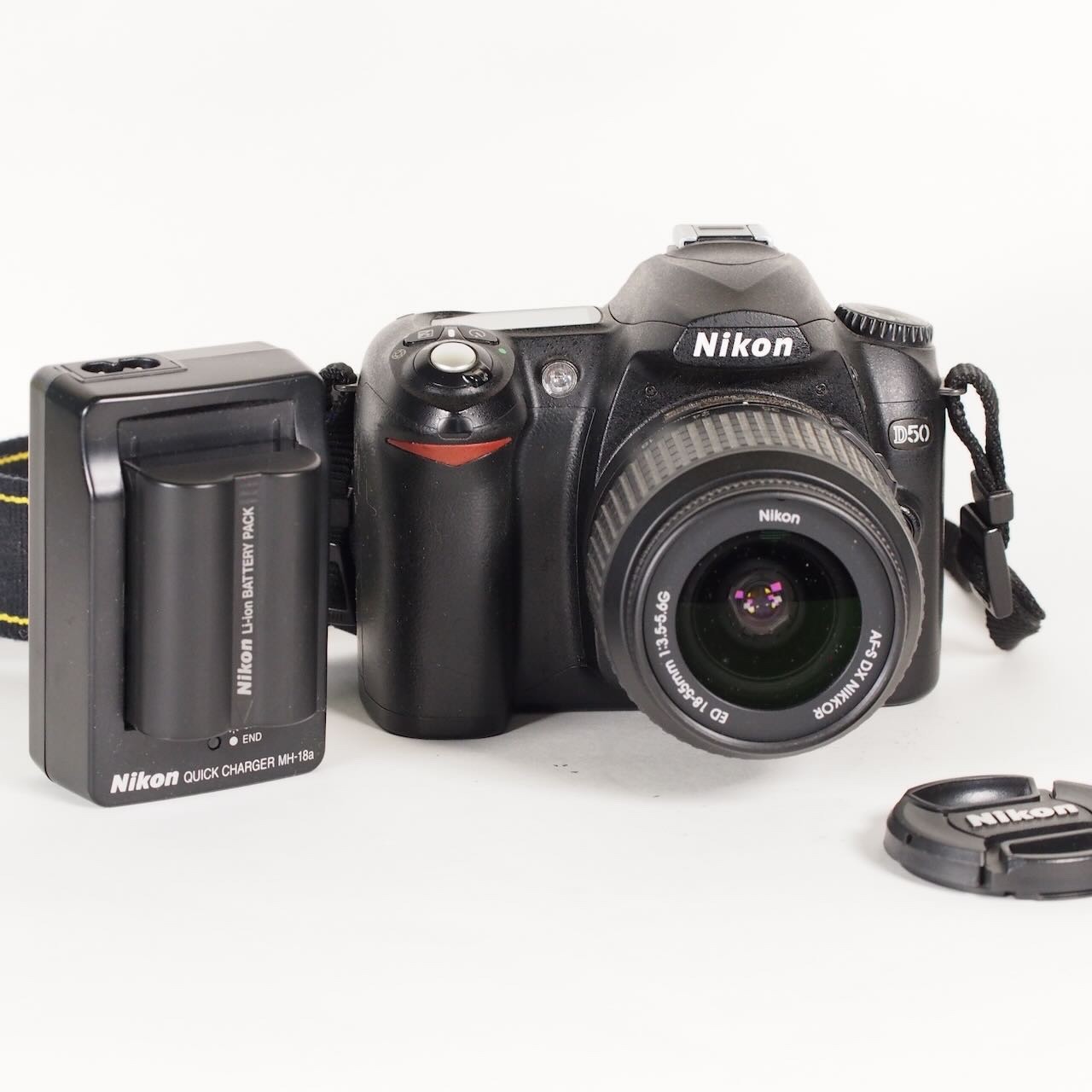 Nikon D50 6.1MP DSLR Camera w/18-55mm Zoom Battery Strap 2gb sd card 1968 clicks